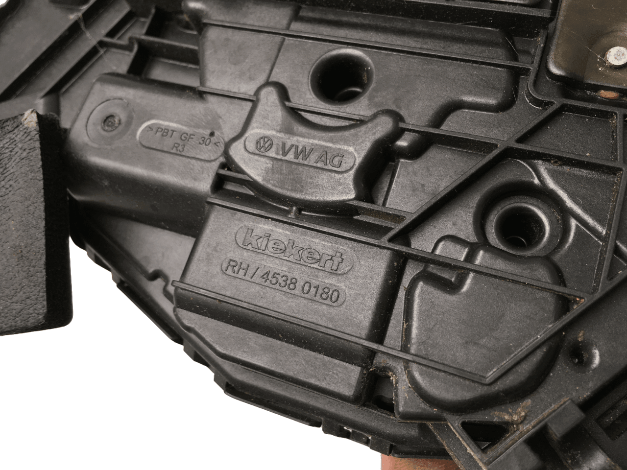 Cerradura tra dcha VAG A6E5TA839016E - A6E5TA839016E