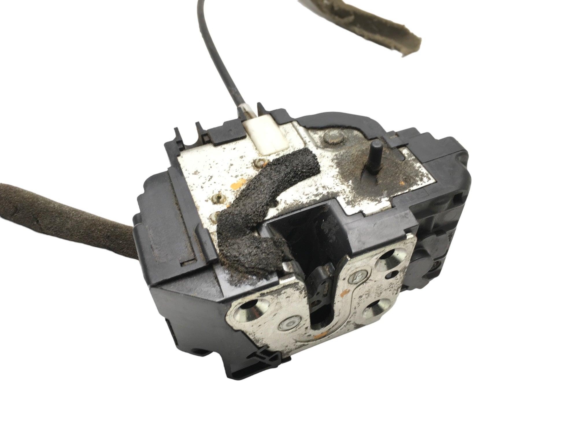 Cerradura tra izq Nissan Armada 1 - 82501ZQ00A