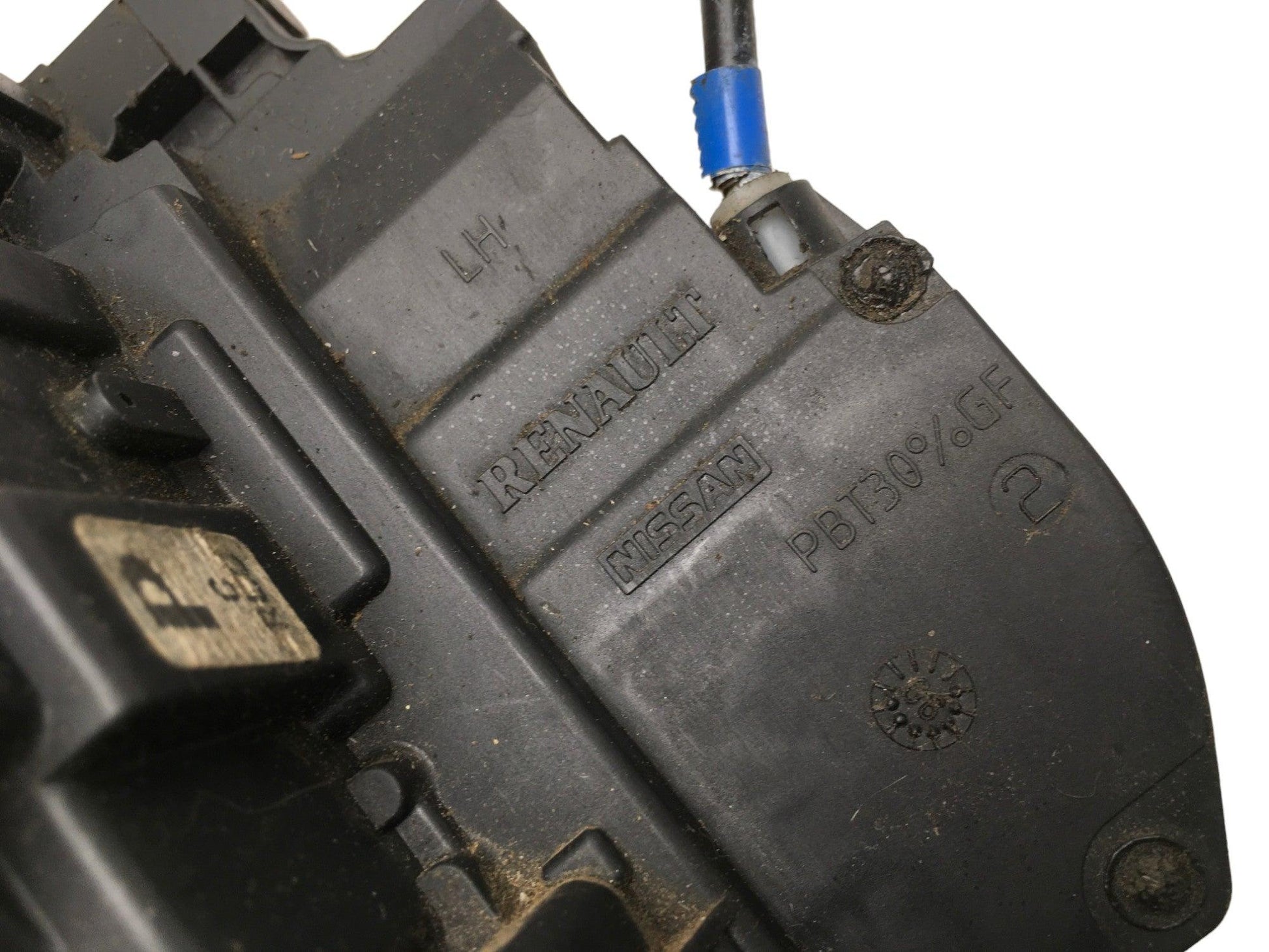 Cerradura tra izq Nissan Armada 1 - 82501ZQ00A