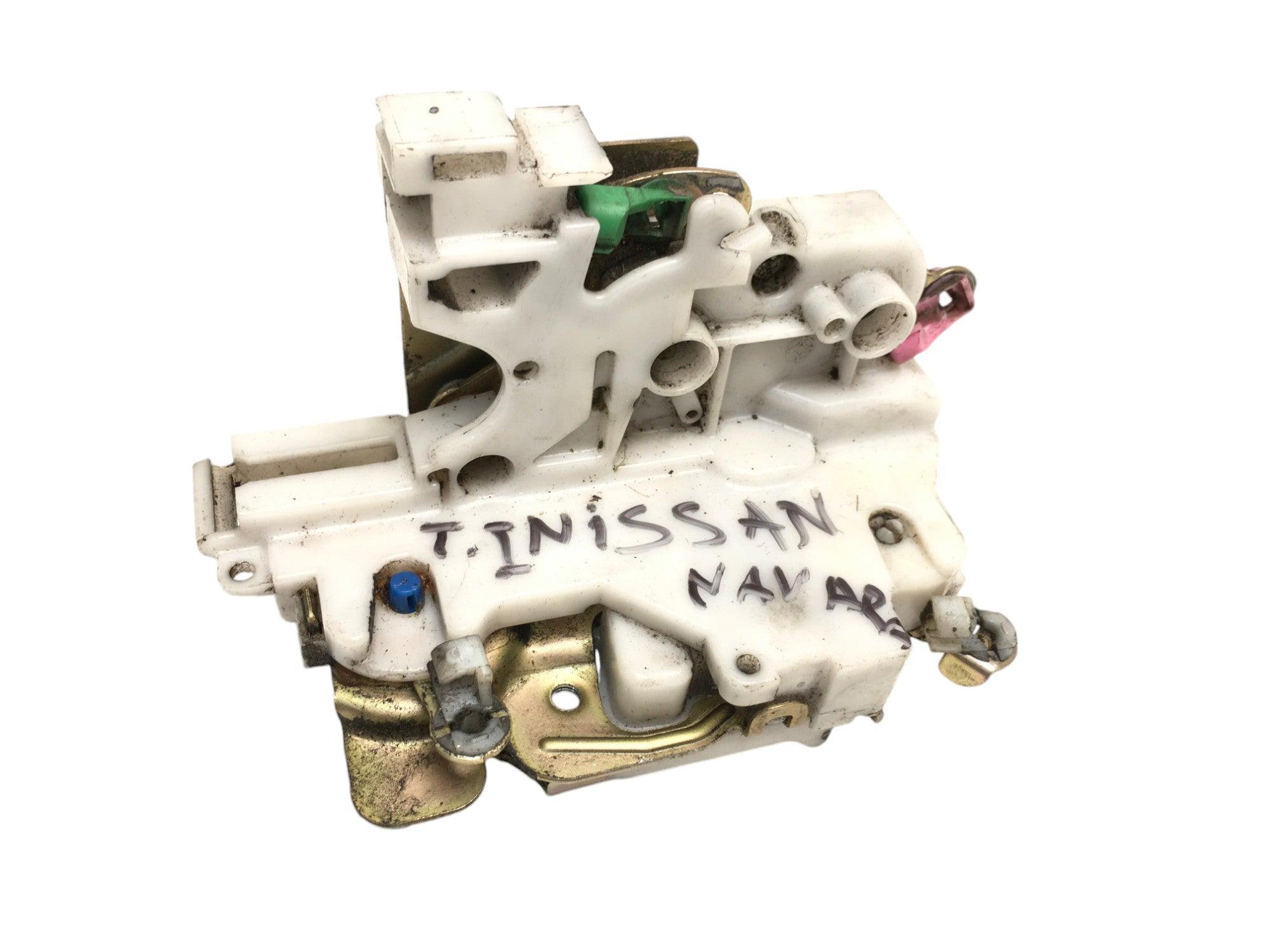 Cerradura tra izq Nissan Navara II - 805525P003