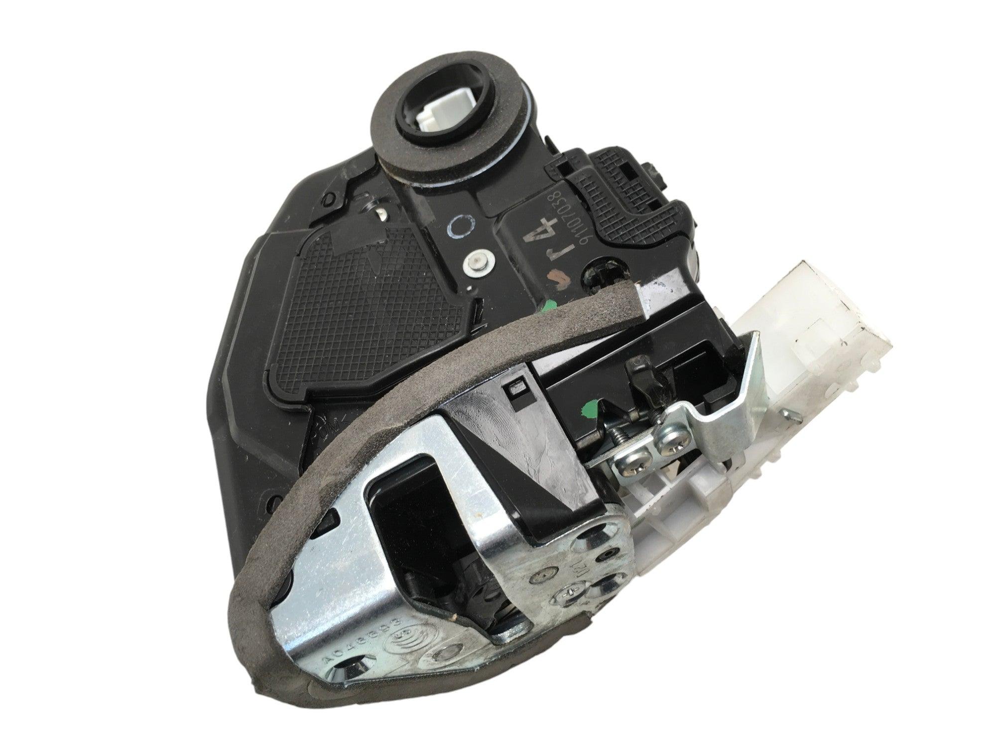 Cerradura tra izq Toyota C - HR - 6906002580