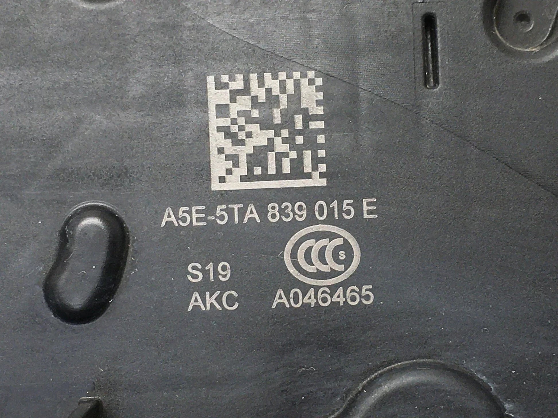 Cerradura tra izq VAG A5E5TA839015E