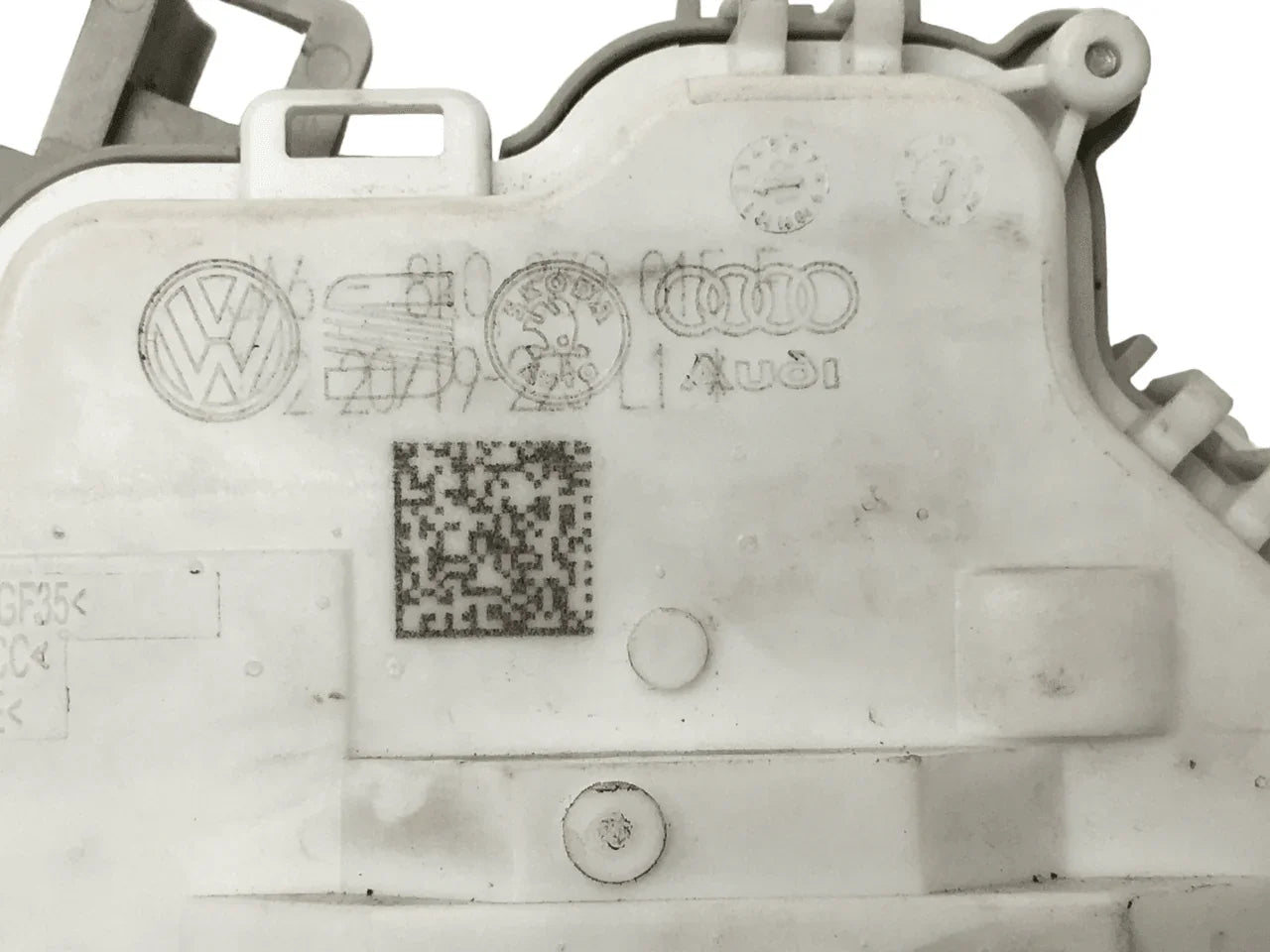 Cerradura tra izq VW 8K0839015F