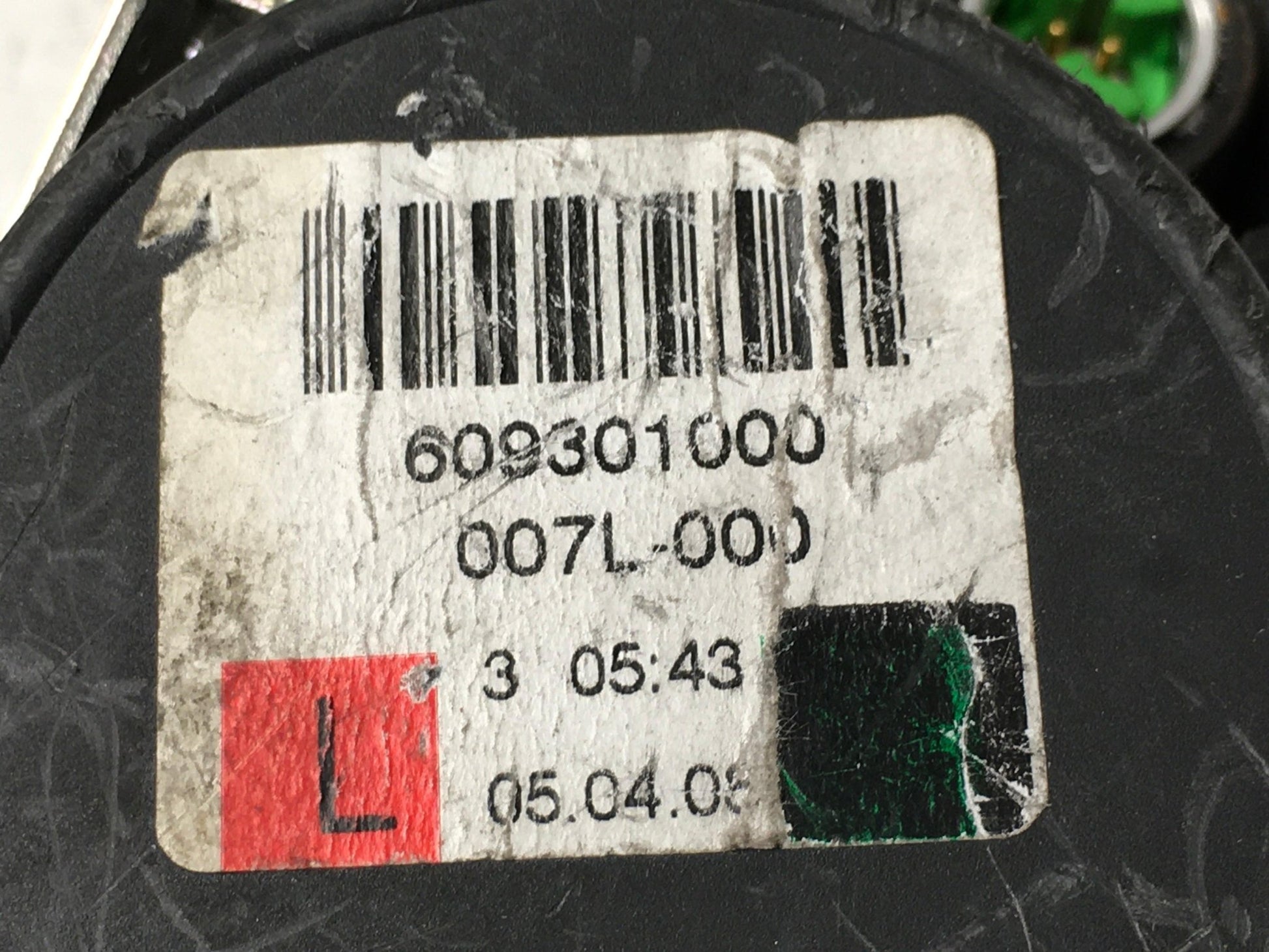 Cinturon del izq Land Rover Discovery L319 - 609301000