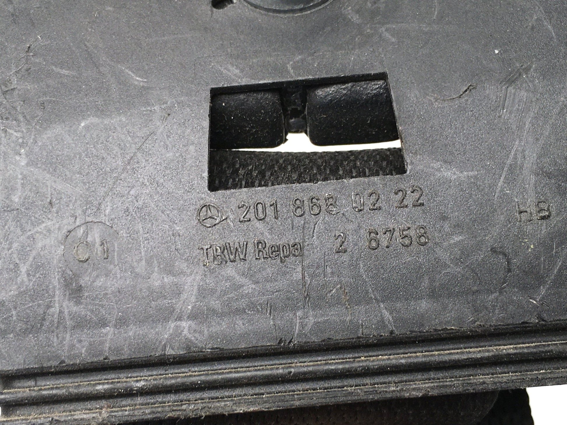 Cinturon tra izq Mercedes W251 - A2518608185