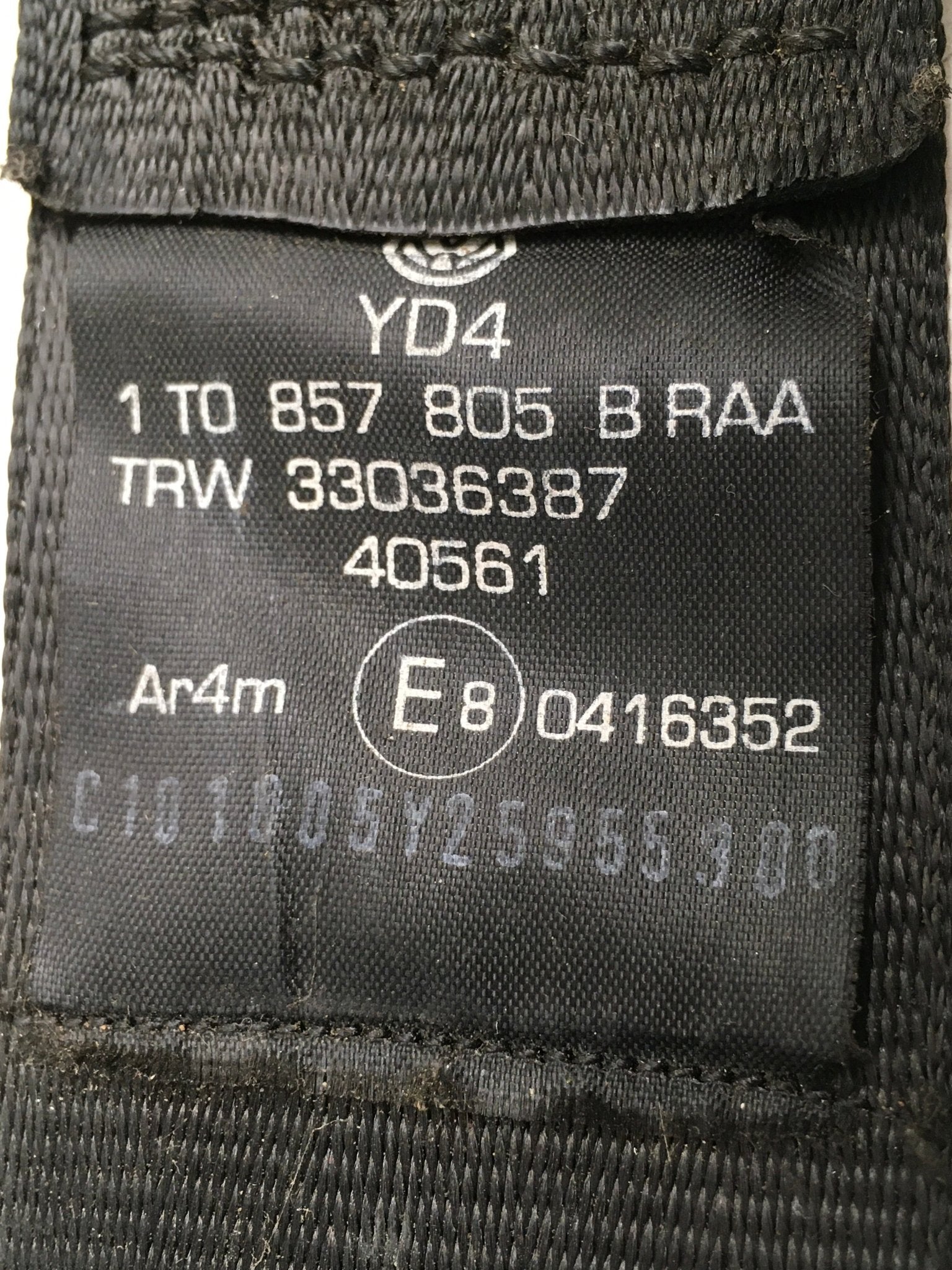 Cinturon tra izq VW Touran 1T - 1T0857805B