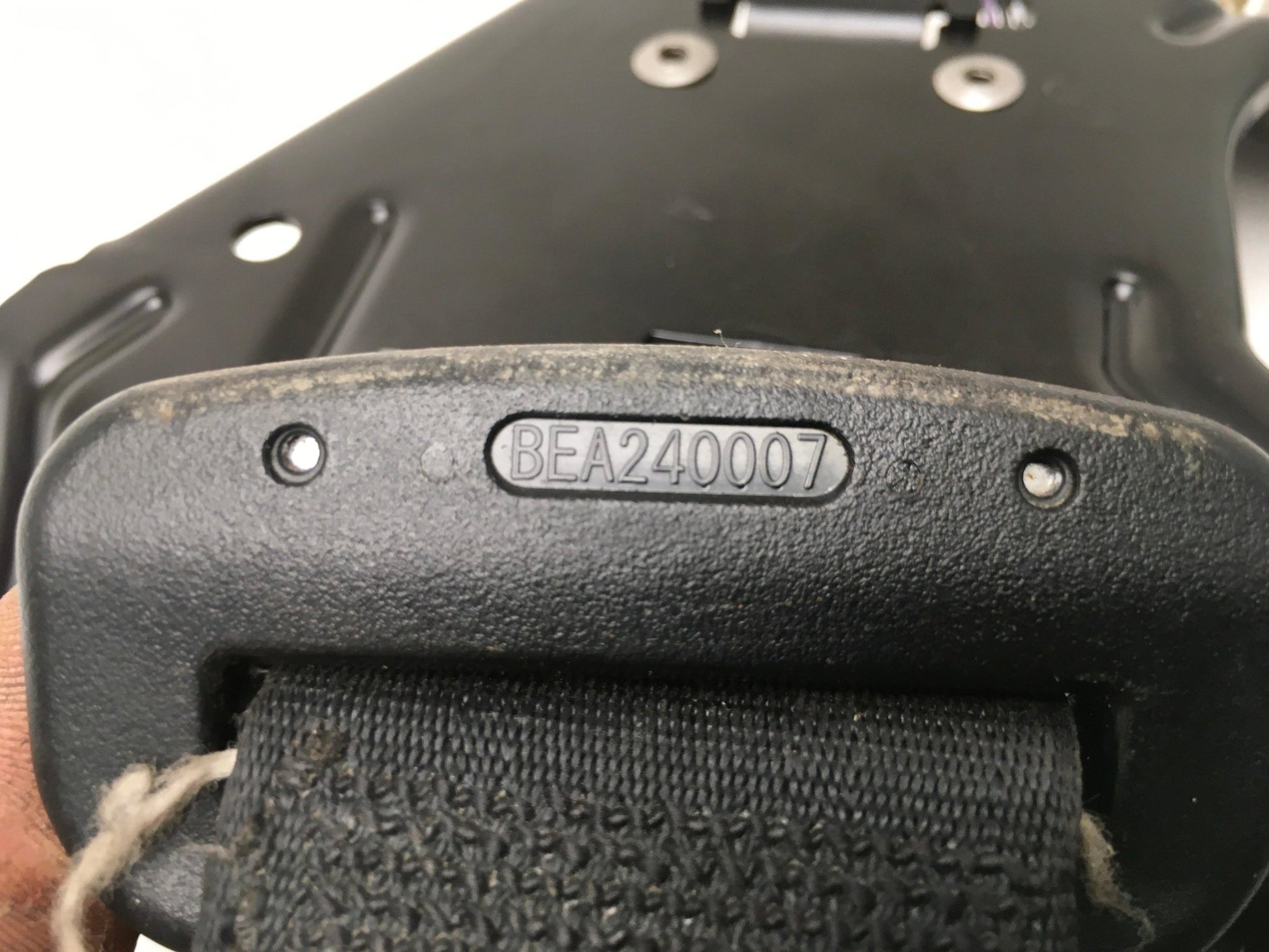 Cinturon trasero central Mazda 5 - BGE030007