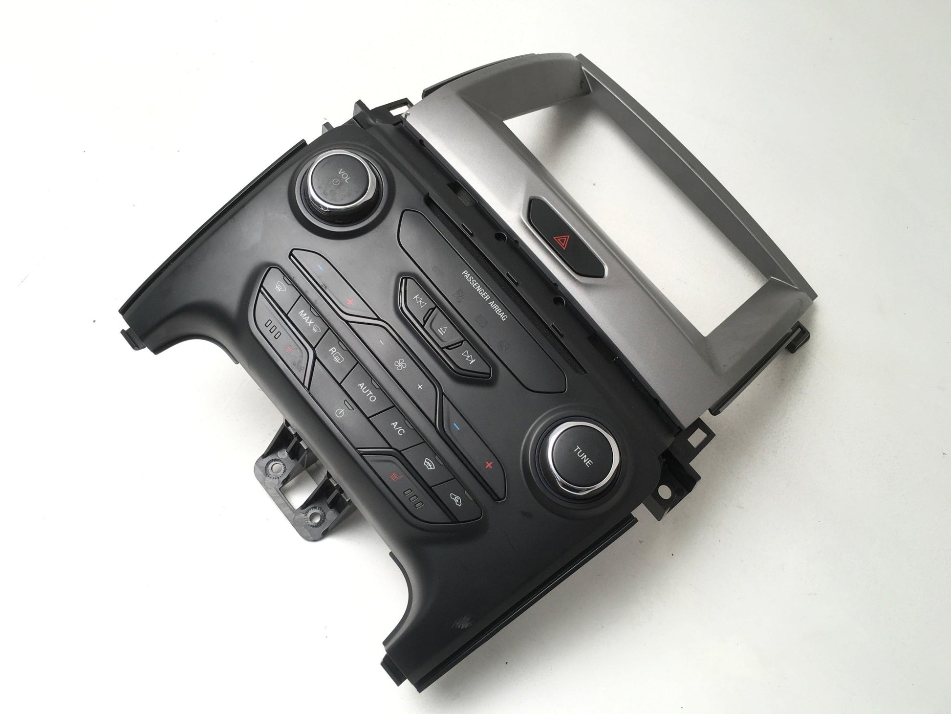 Climatizador Ford EB3T18E245FN3ENU - EB3B41044K54L