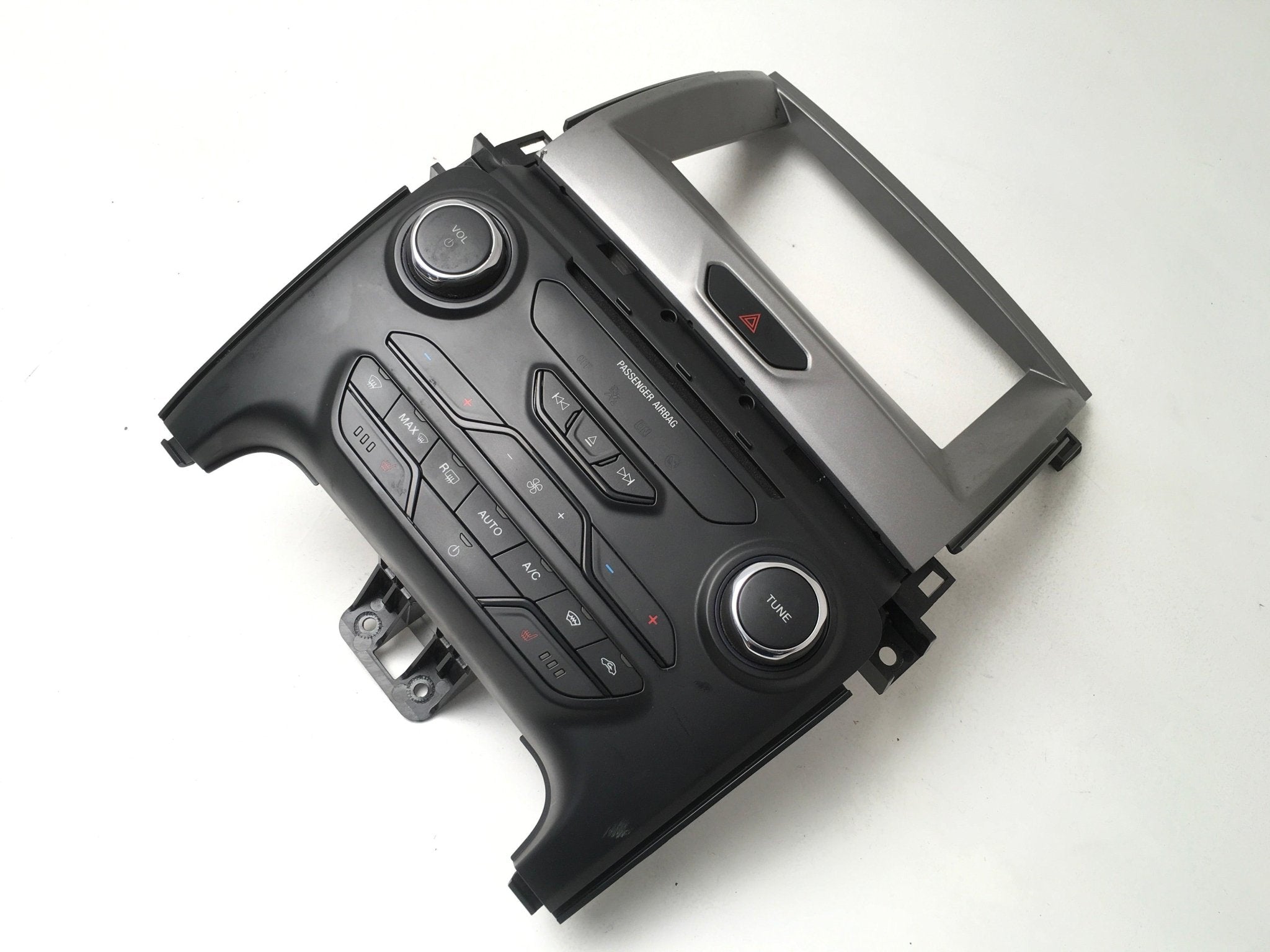 Climatizador Ford EB3T18E245FN3ENU - EB3B41044K54L