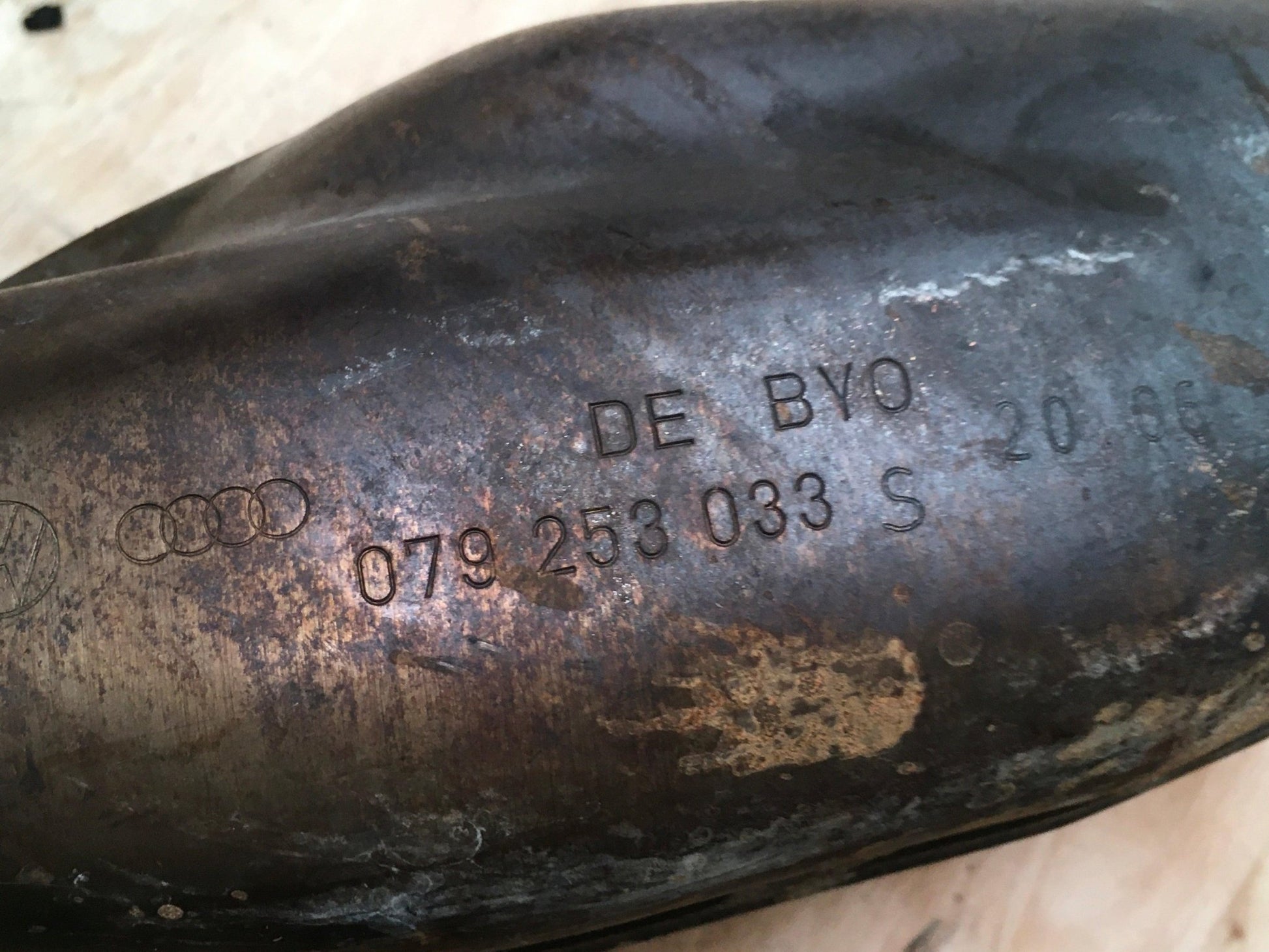 Colector escape izq Audi Q7 VW Touareg - 079253033S