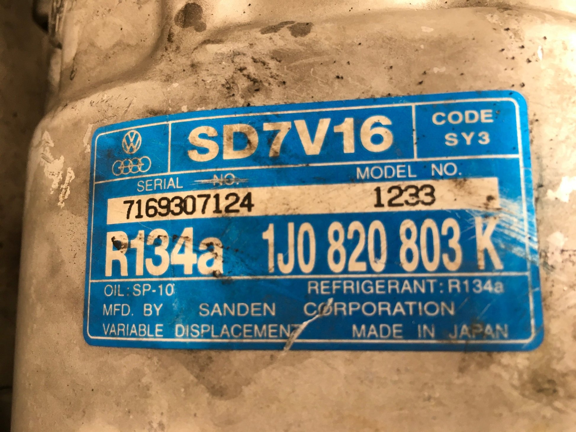 Compresor A/C VW 1J0820803K - 1J0820803K