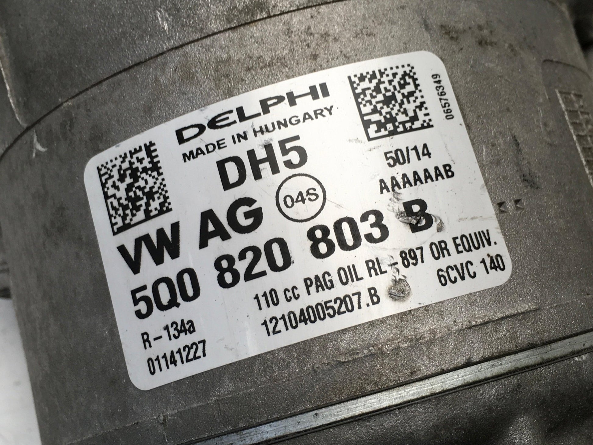 Compresor A/C VW 5Q0820803B - 5Q0820803B