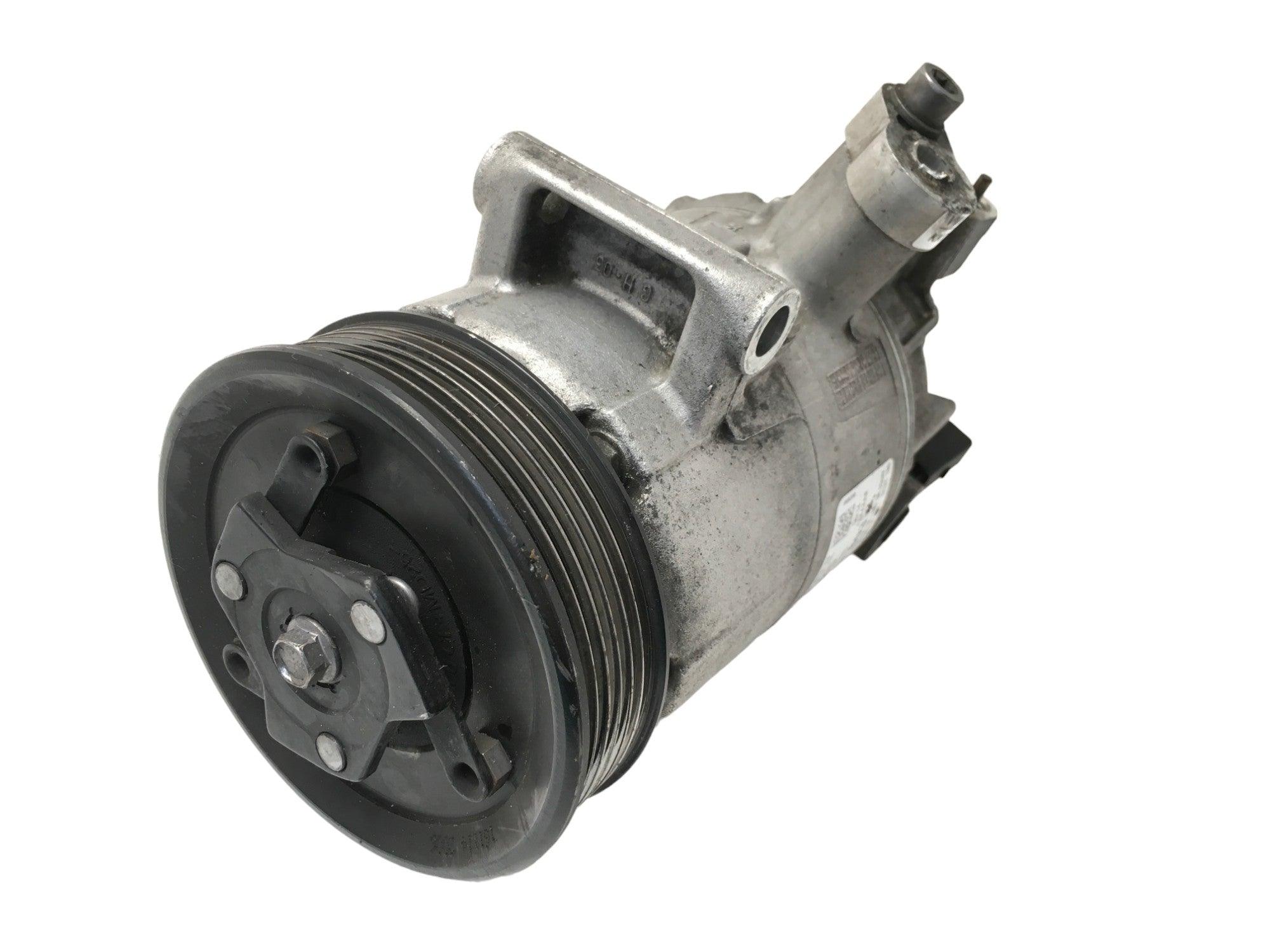 Compresor A/C VW 5Q0820803B - 5Q0820803B