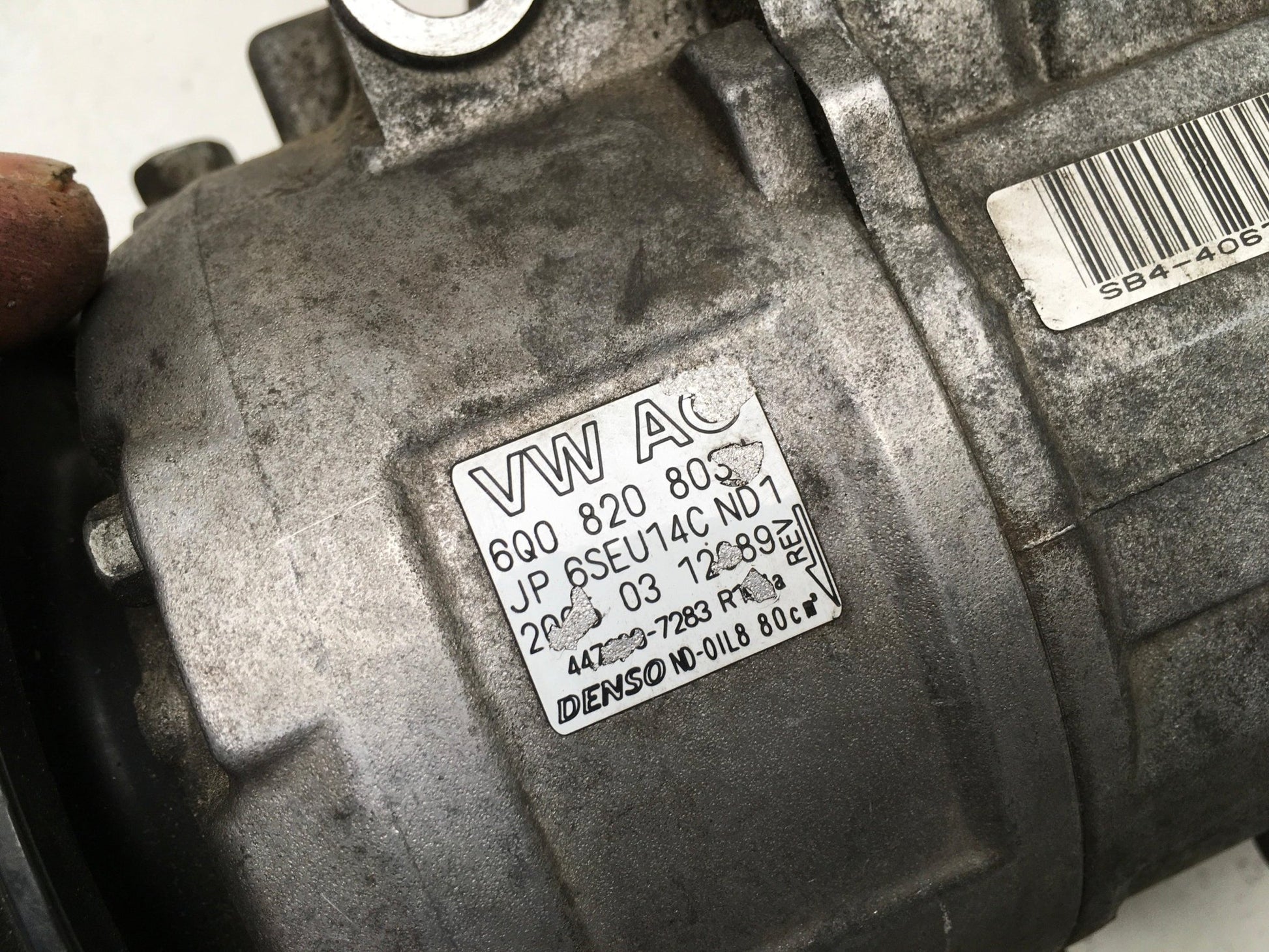 Compresor A/C VW 6Q0820803J - 6Q0820803J