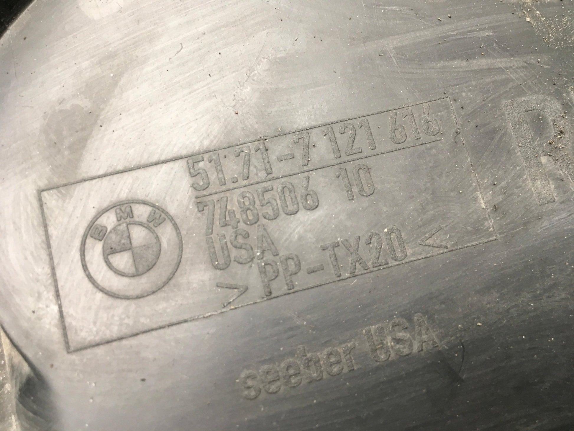 Conducto dcho aire freno BMW X5 E53 - 7121616