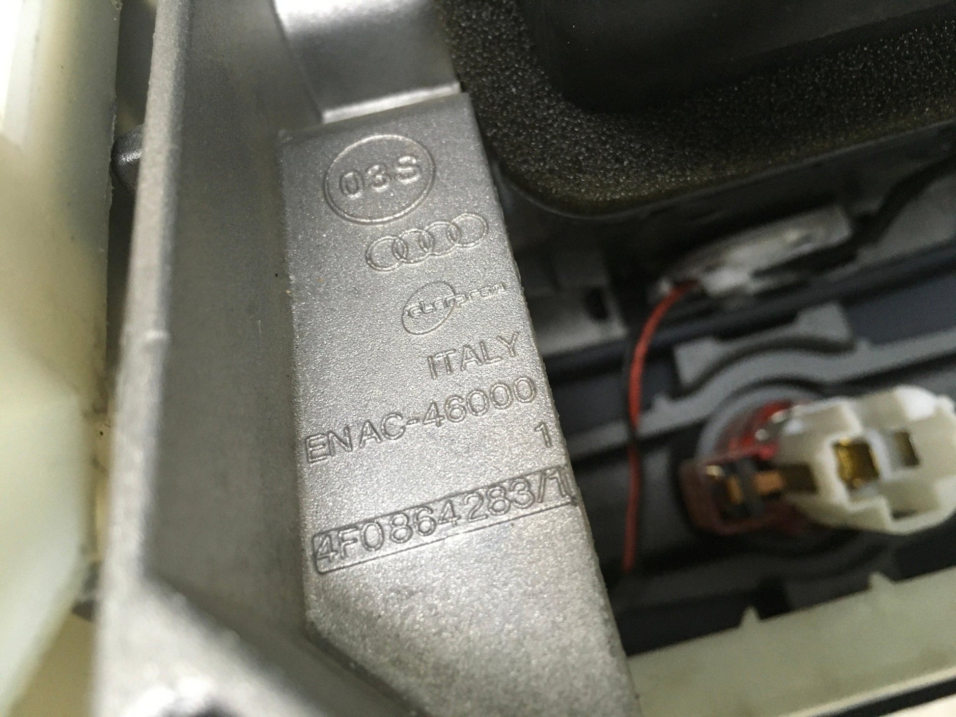 Consola central Audi A6 C6 - 4F08642831