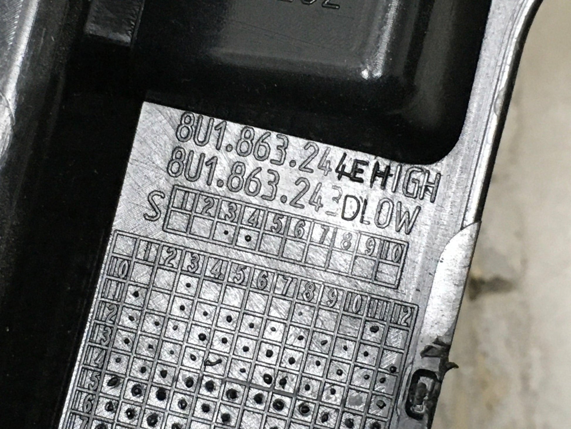 Consola central Audi Q3 8U - 8U1863244