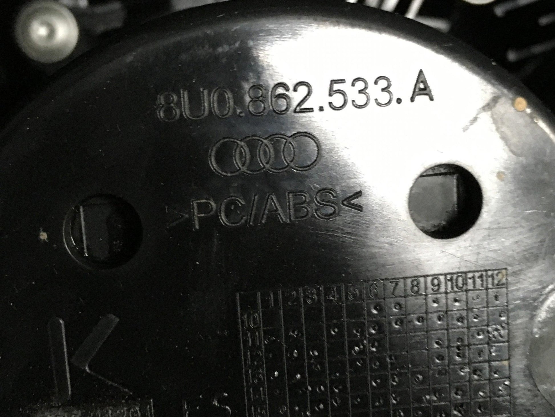 Consola central Audi Q3 8U - 8U1863244