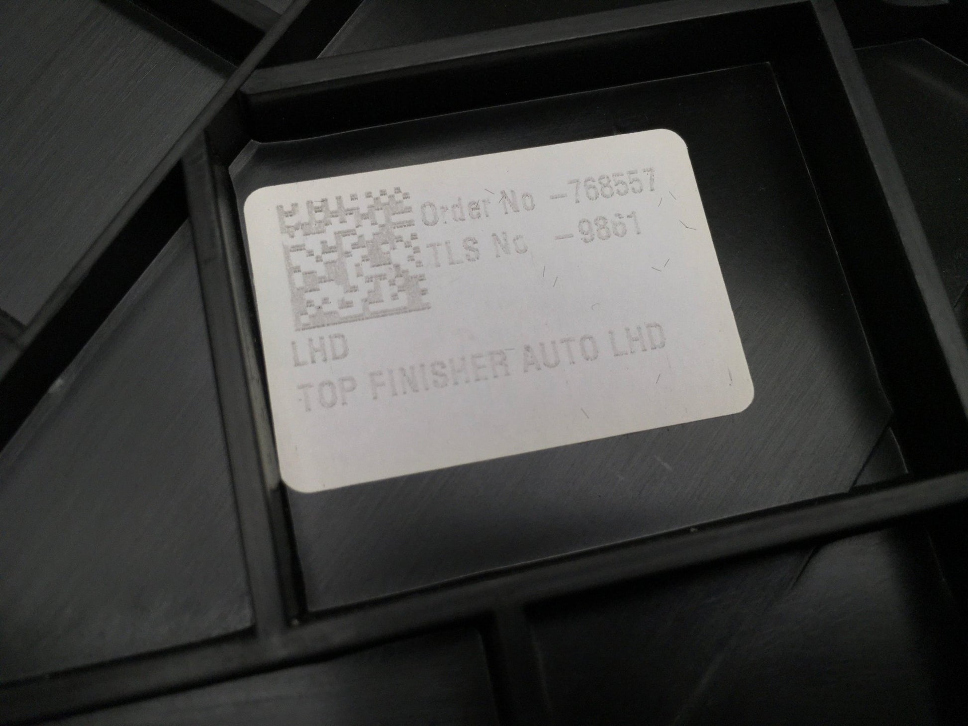 Consola central Jaguar XE - GX73045J40AD