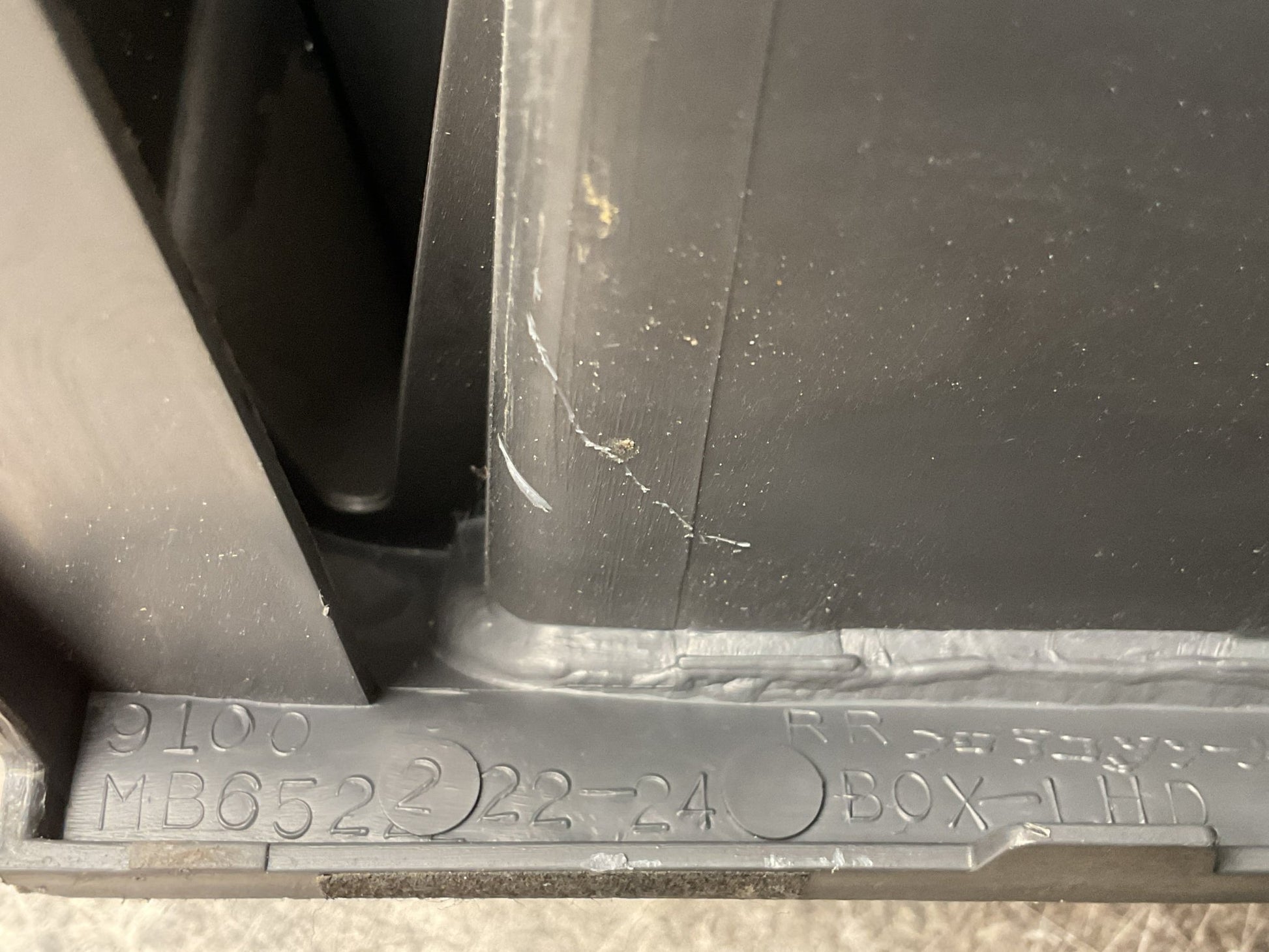 Consola Central Mitsubishi Pajero 1991-1999 - MB652222