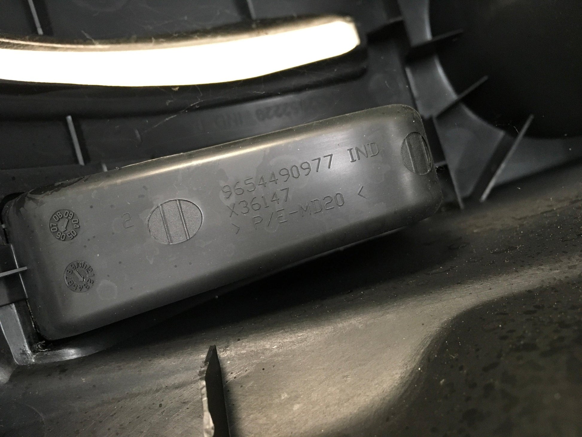 Consola central Peugeot 207 - 9654490977