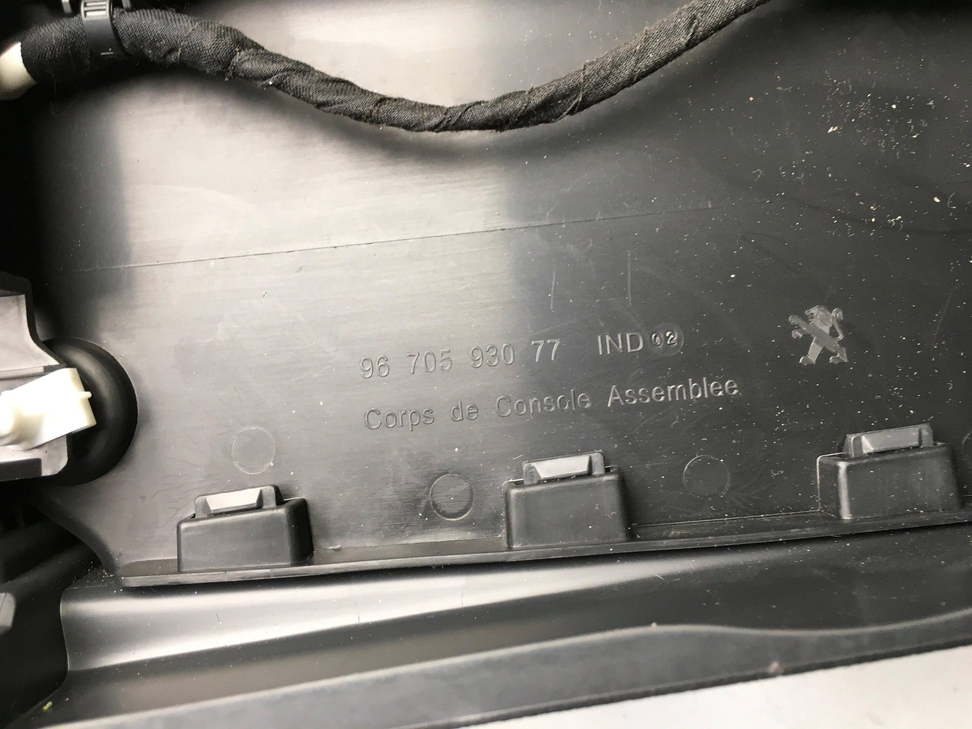 Consola central Peugeot 5008 I - 9670593077