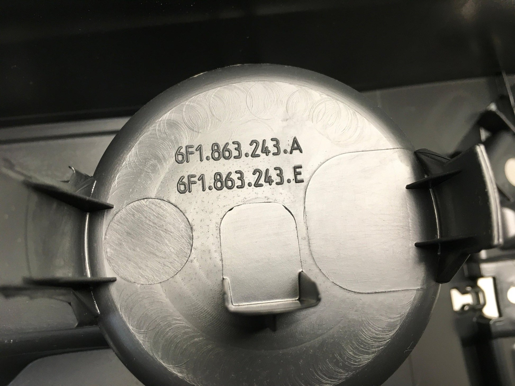 Consola central Seat Arona - 6F1863243A