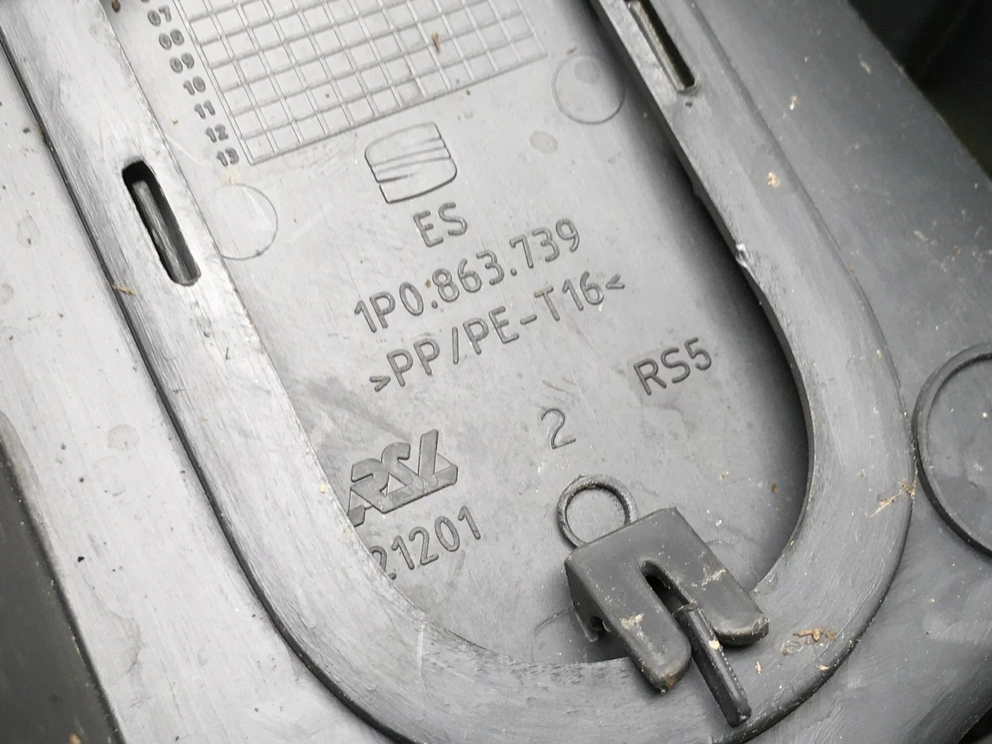Consola central Seat Leon II 1P0864252