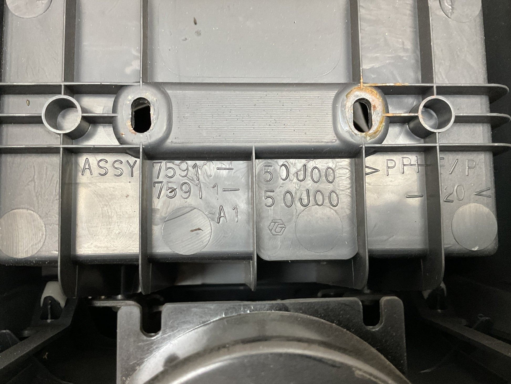 Consola central Suzuki GR Vitara 98-05 - 7591050J00