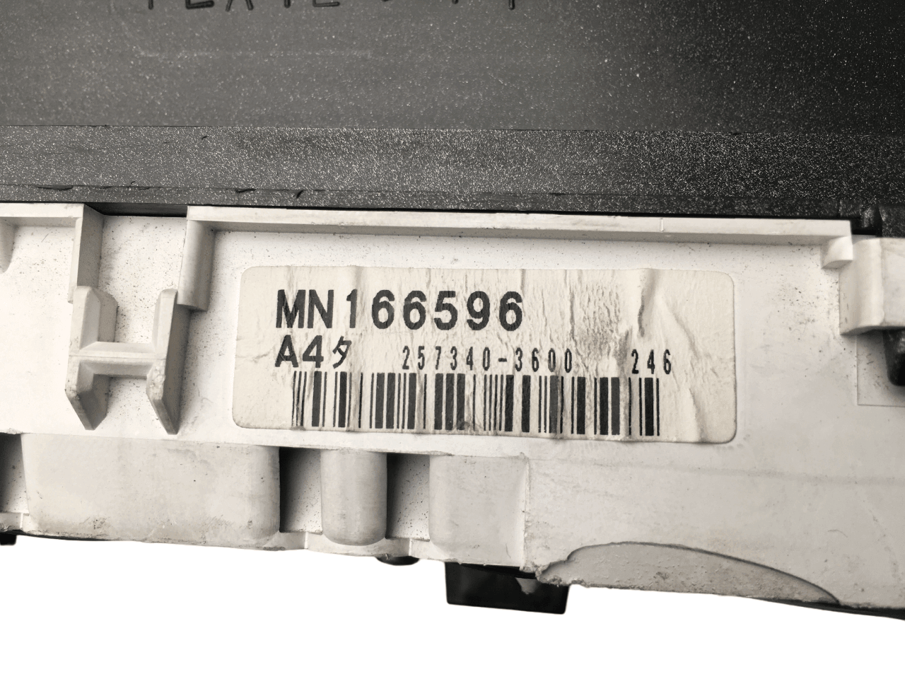 Cuadro instrumentos Mitsubishi IO - MN166596