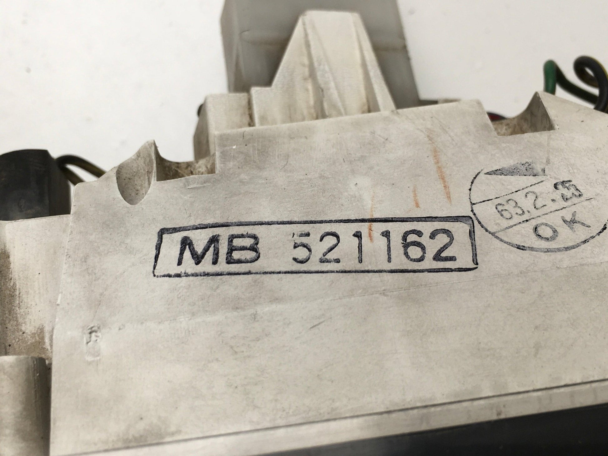 Cuadro instrumentos Mitsubishi Pajero I - MB521162