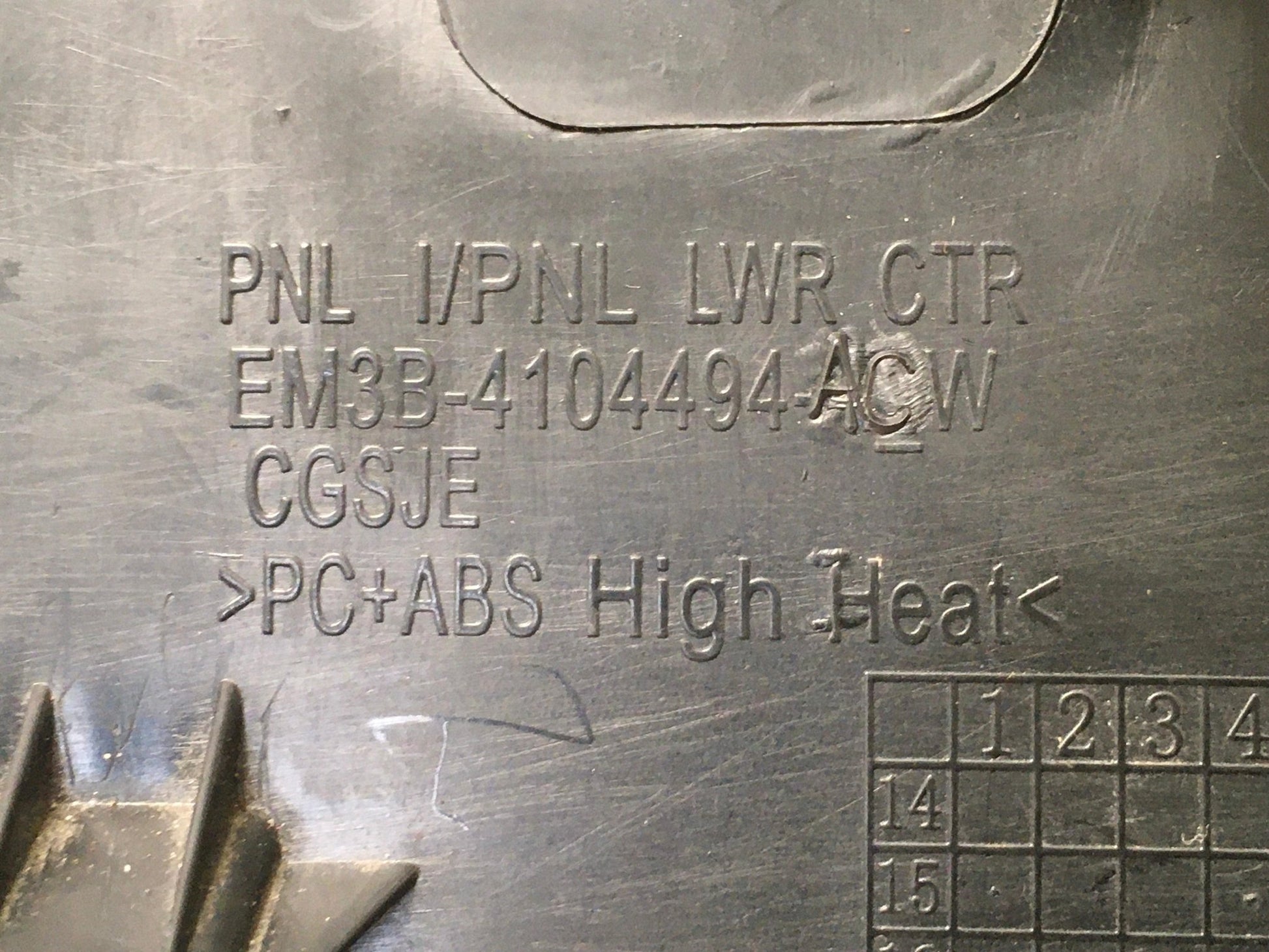 Cubierta baja salpicadero Ford Ranger TKE - EB3B4104494AC3JA6