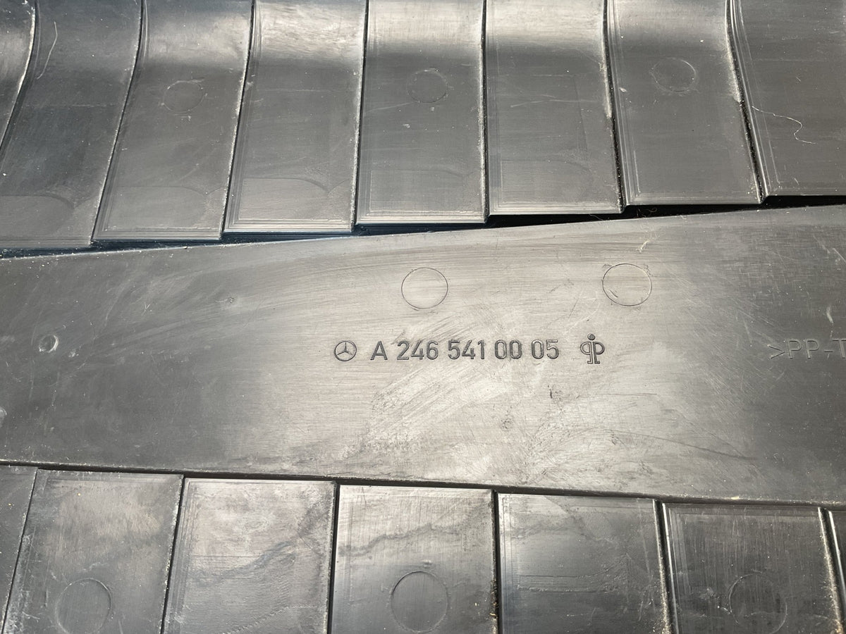 Cubierta bateria Mercedes-Benz A2465410005