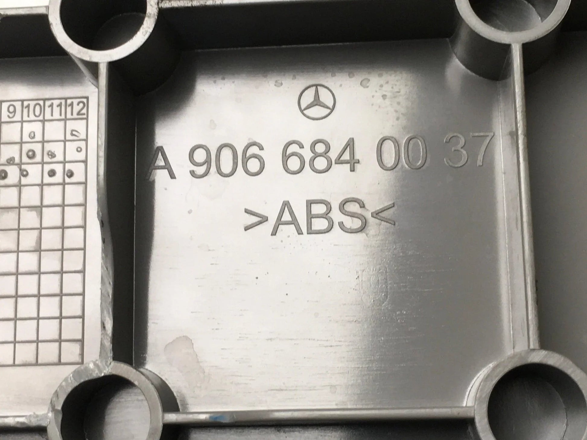 Cubierta caja herramientas Mercedes Sprinter W906