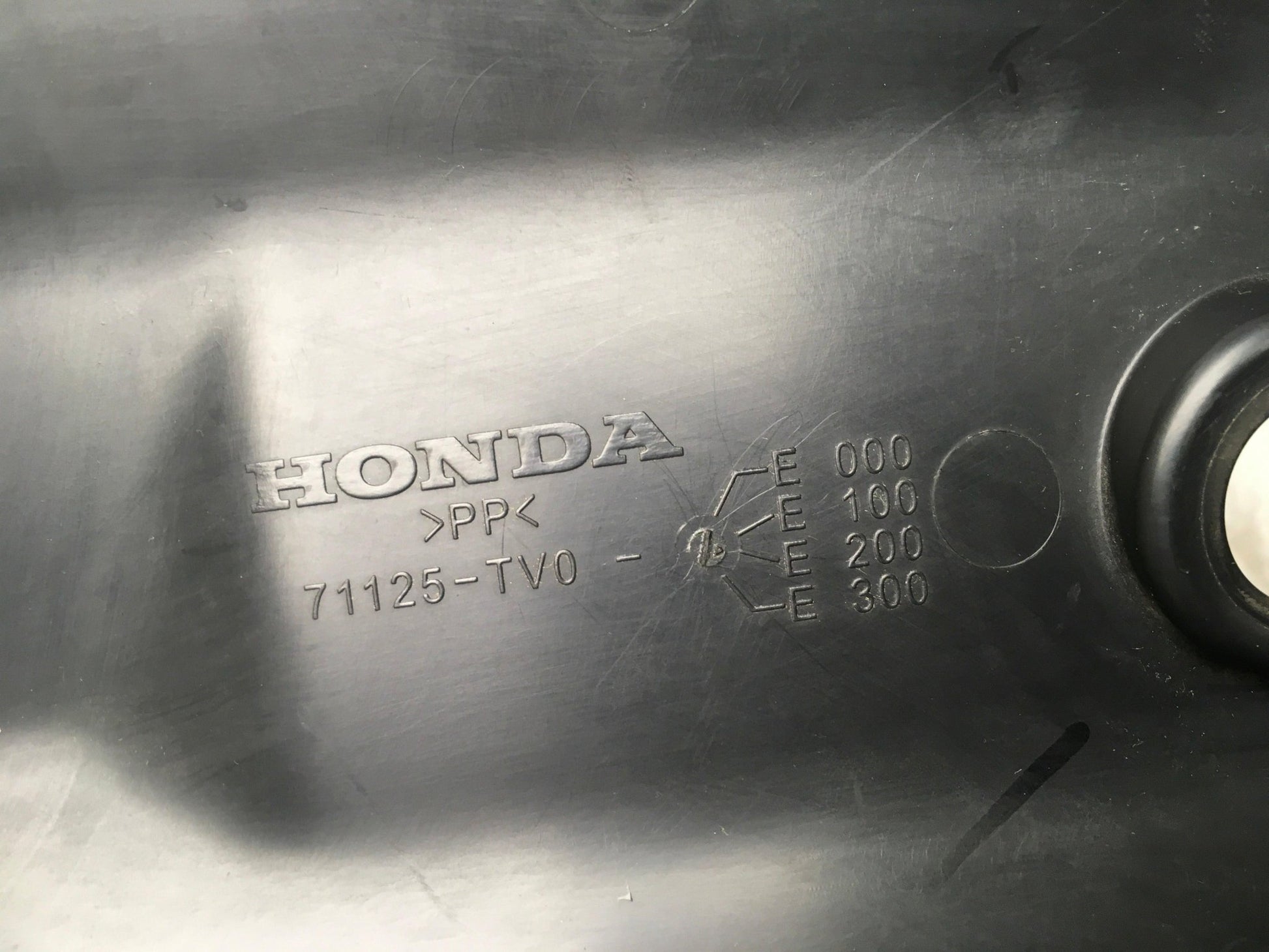 Cubierta cerradura capo Honda Civic IX - 71125TV0