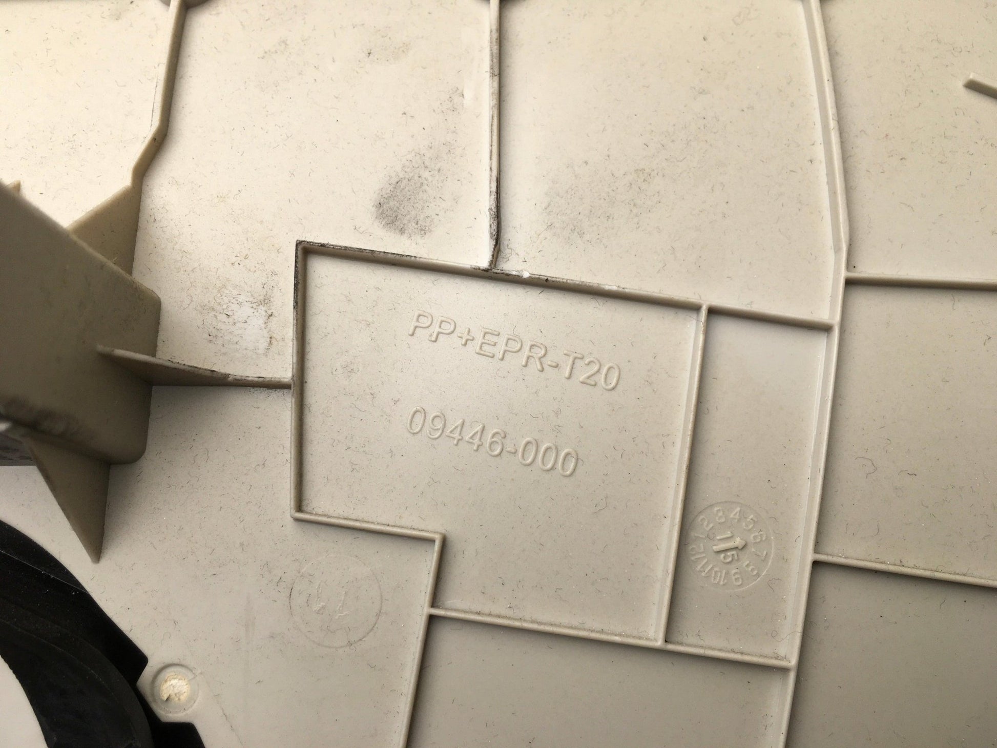 Cubierta columna tra dcha Jaguar XE - GX73519A96A