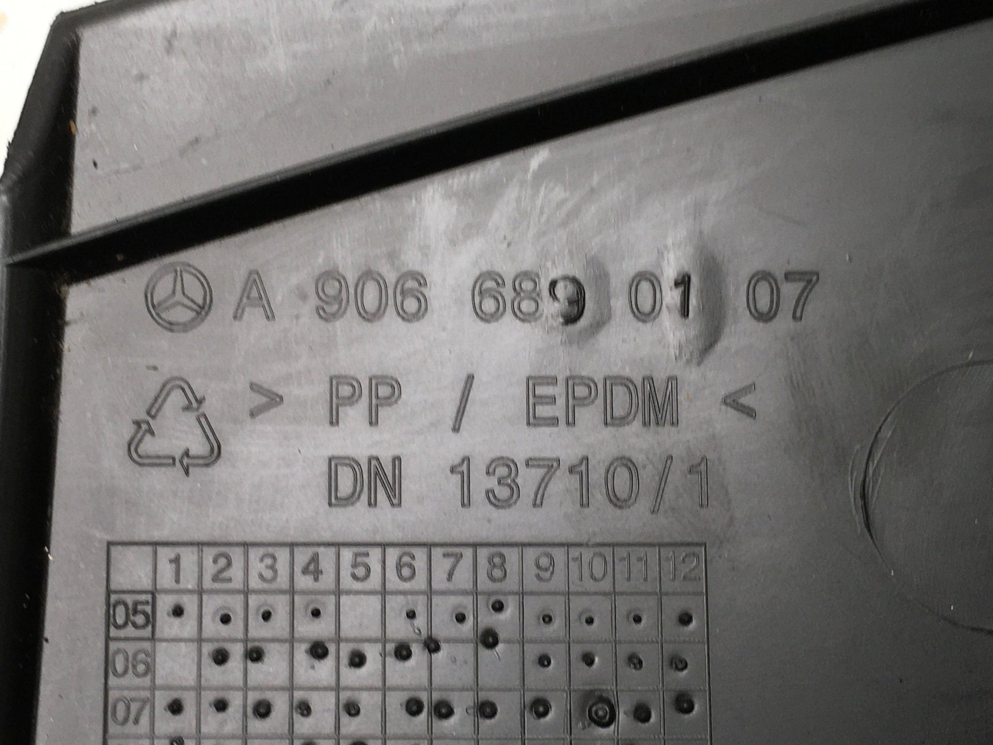 Cubierta derecha Salpicadero Mercedes W906 - A9066890107