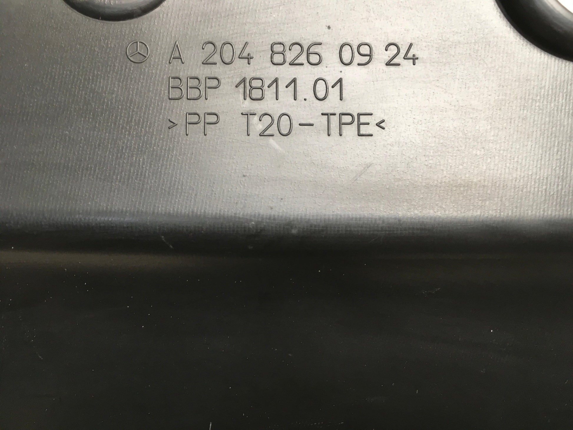 Cubierta Faro izq Mercedes GLX X204 - A2048260924