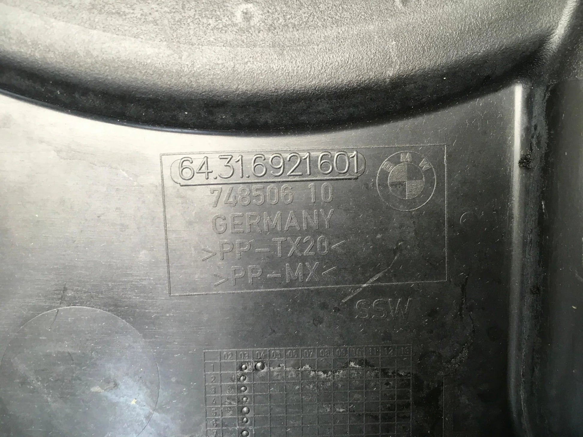 Cubierta filtro aire BMW 6921601