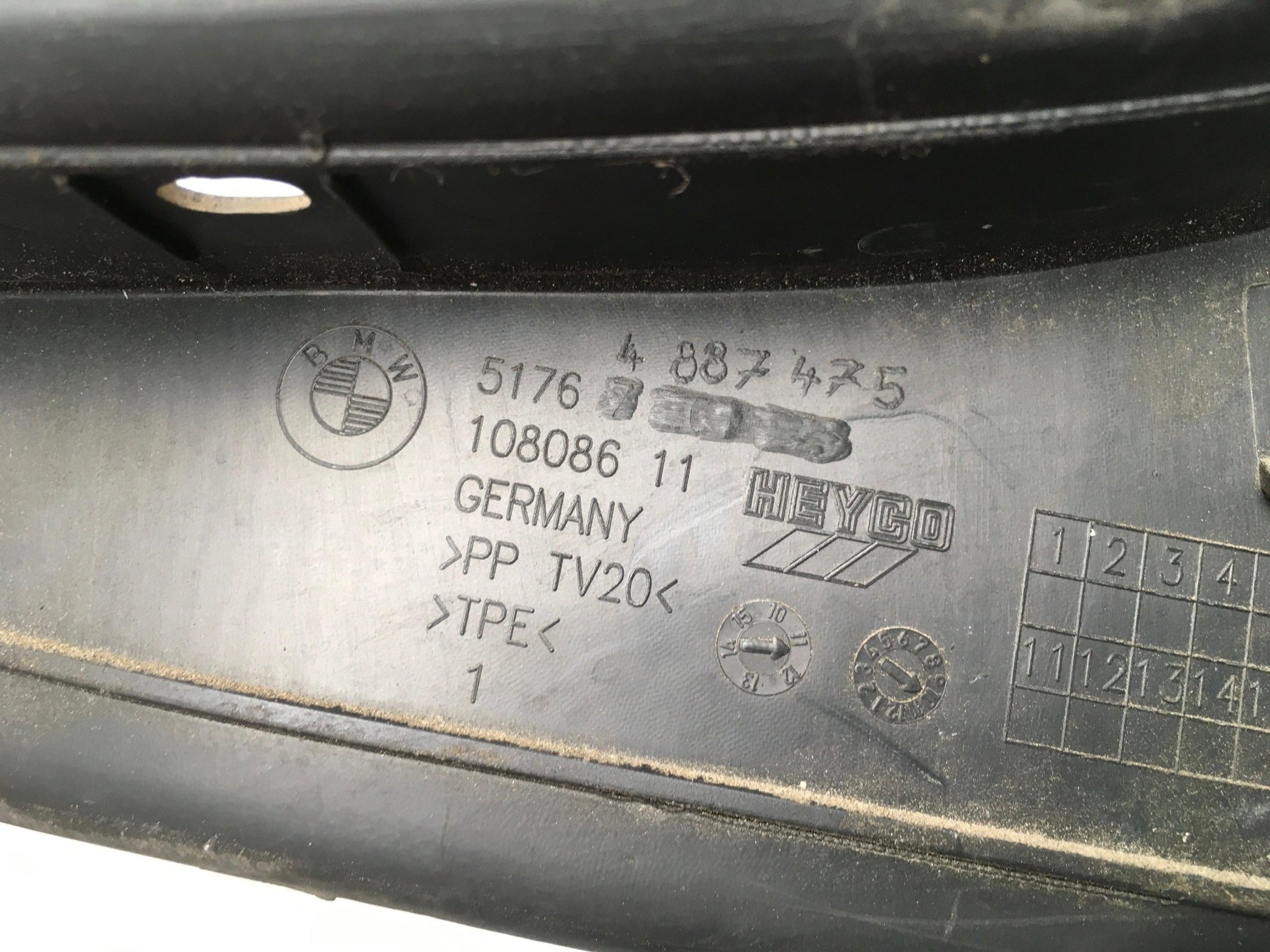 Cubierta guardabarros del izq BMW F30 - 51764887475