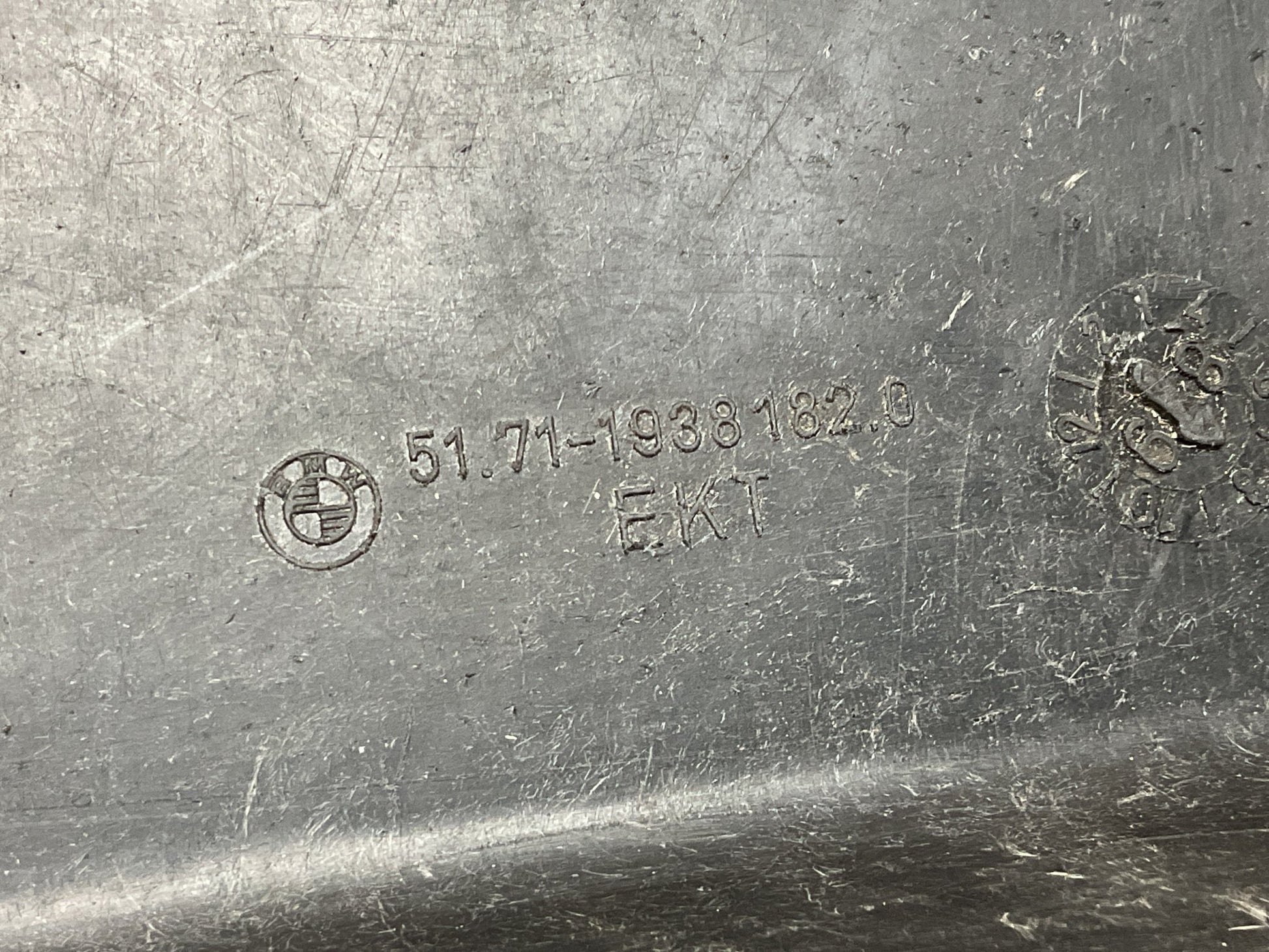 Cubierta Motor BMW E32 E34 51711938182 - 51711938182