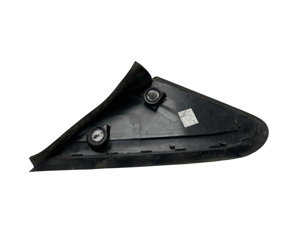Cubierta pilar A dcho Peugeot 208 12-19 - 9673280280