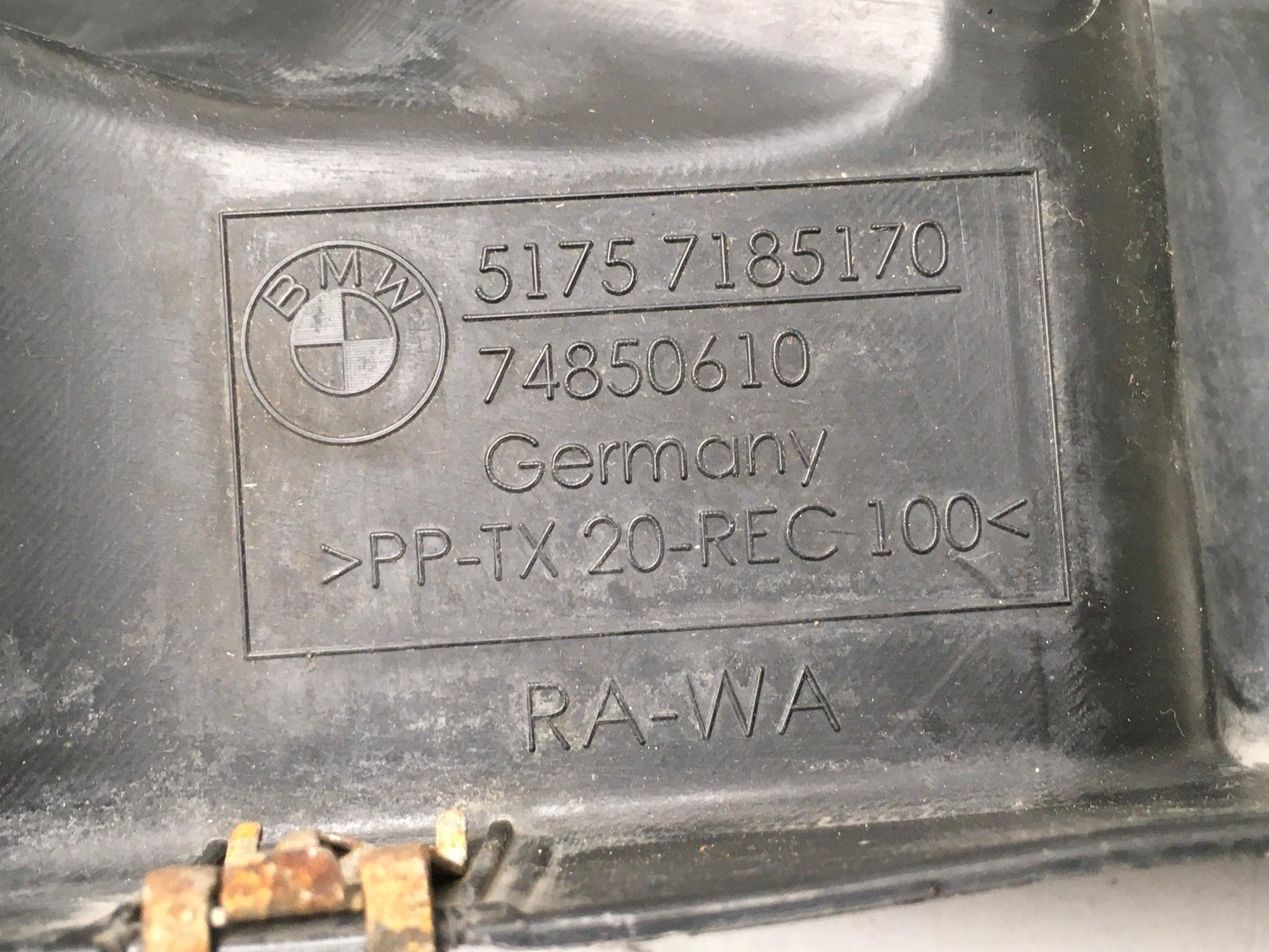 Cubierta transmision dcha BMW F10 - 51757185170 _