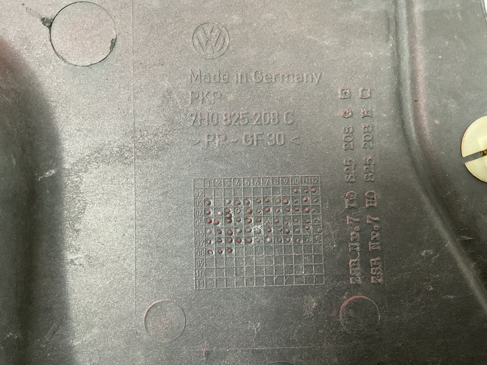 Cubre bajos VW T5 2003 - 2015 - 7H0825208C