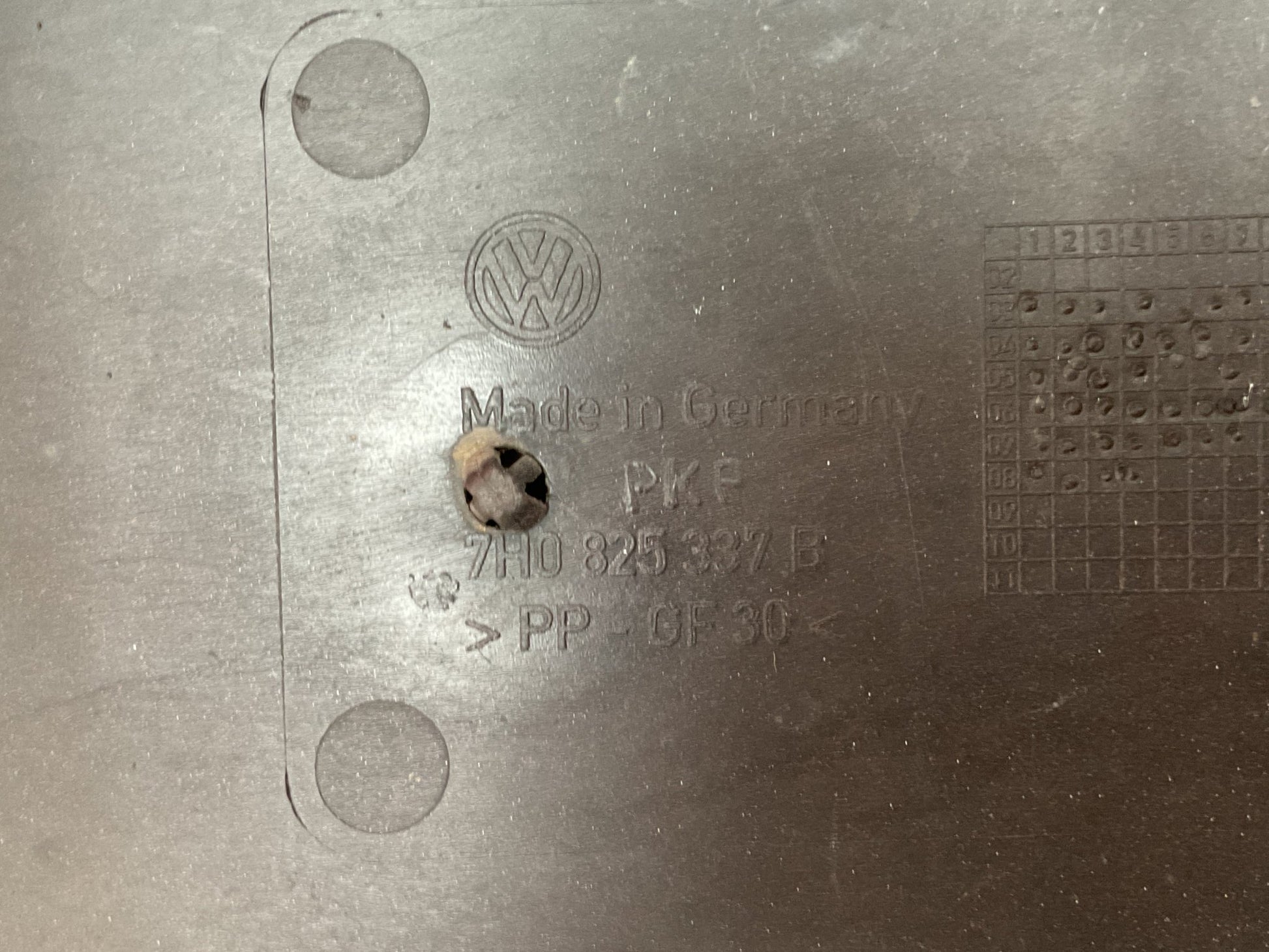 Cubre bajos VW T5 2003 - 2015 - 7H0825337B