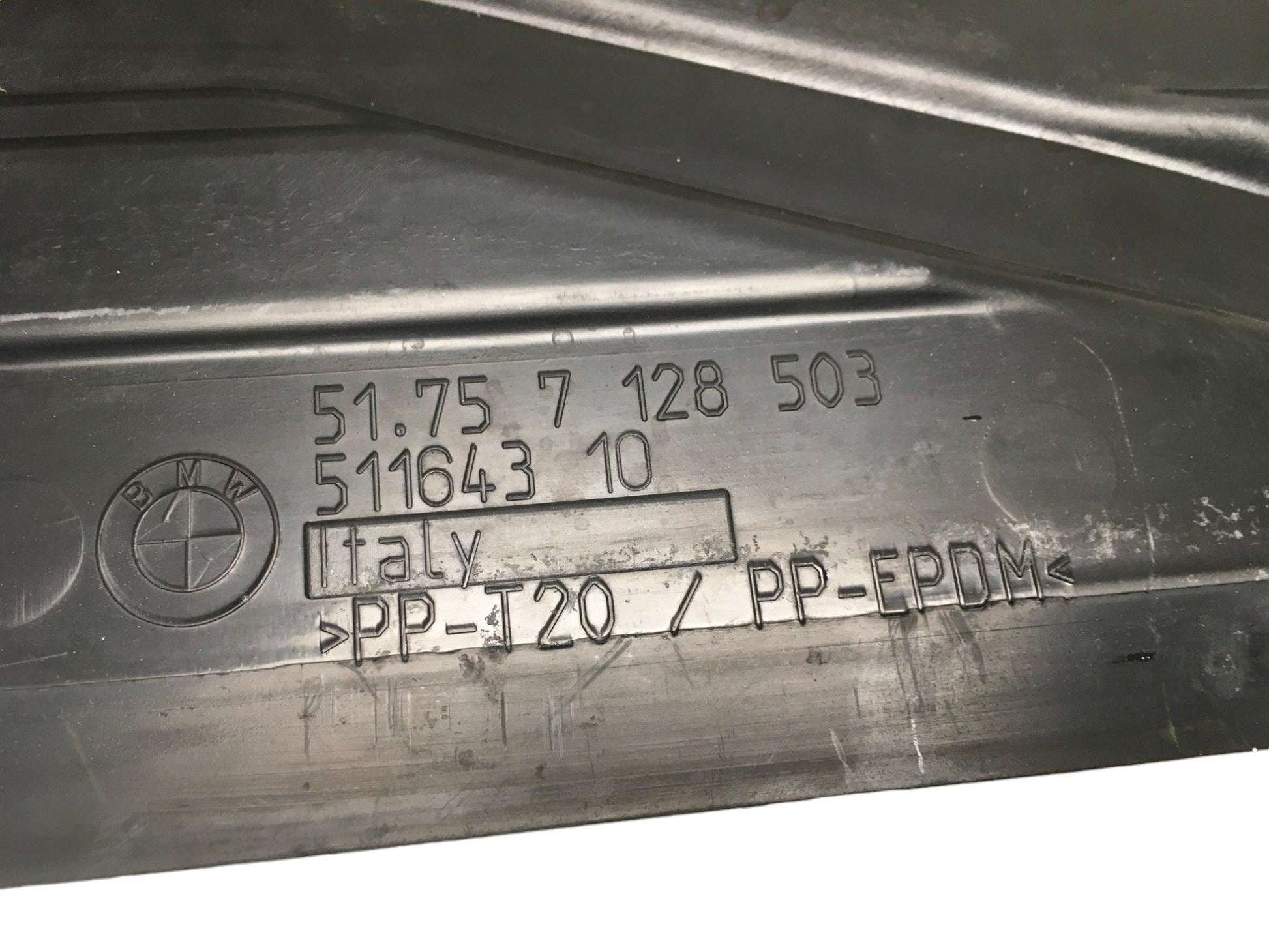 Cubrecarter BMW E90 E81 - 51757128503