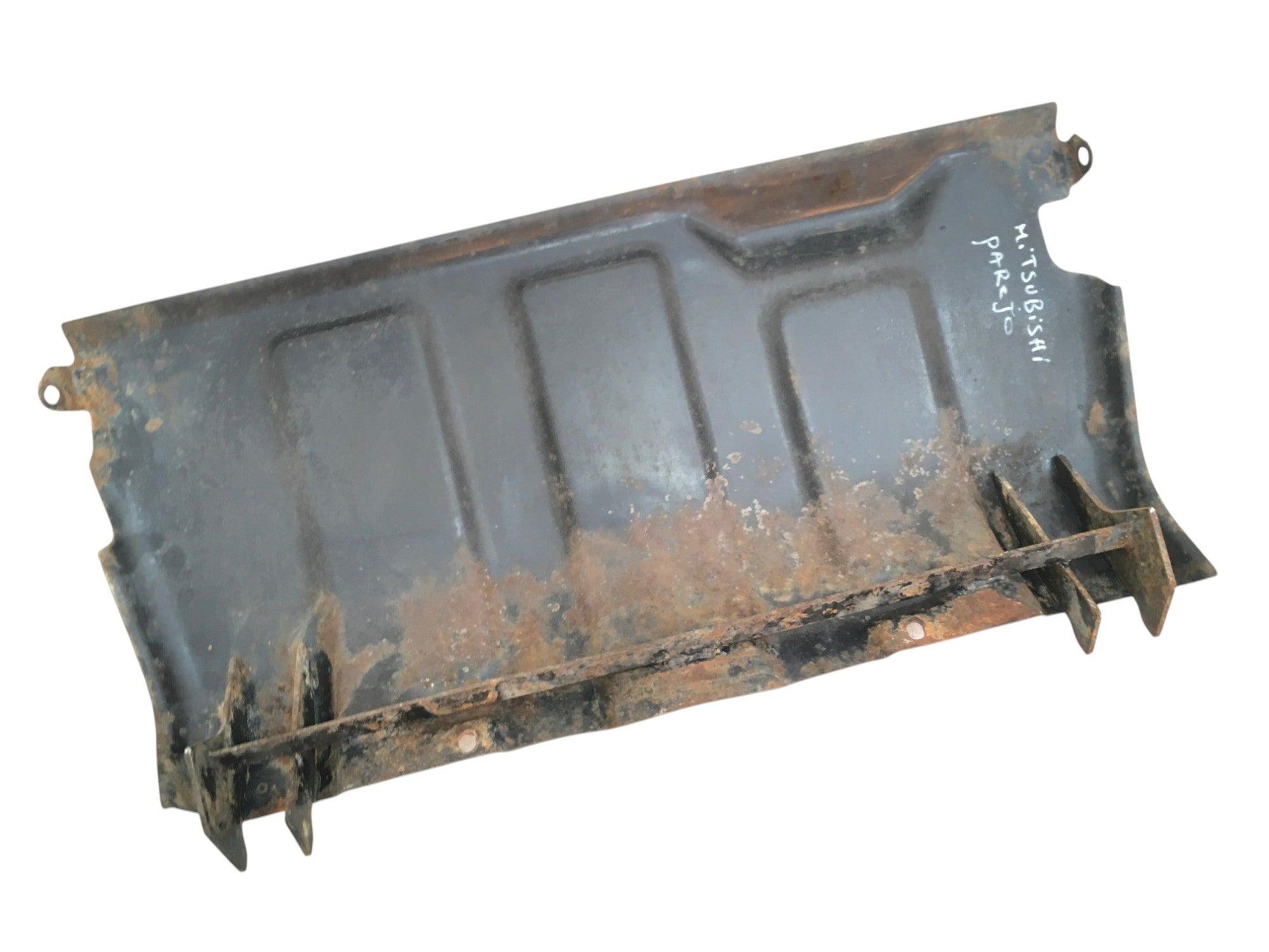 Cubrecarter Mitsubishi Montero L040 - 