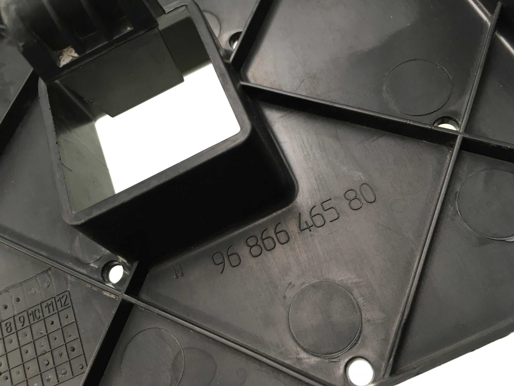 Cubrecarter Peugeot 5008 I - 9686646580