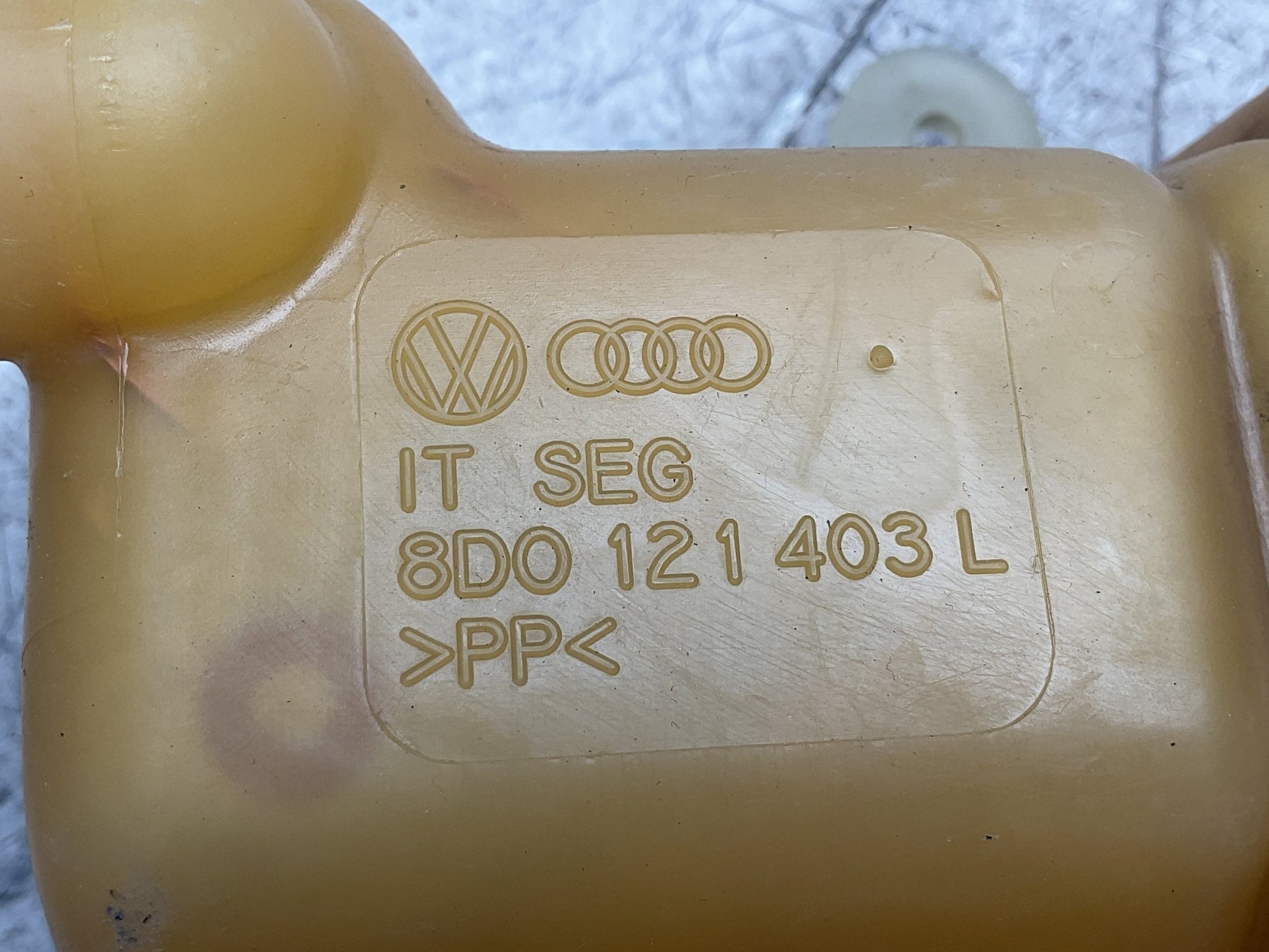 Deposito expansion Passat Super A4 B5 95 - 08 - 8D0121403L