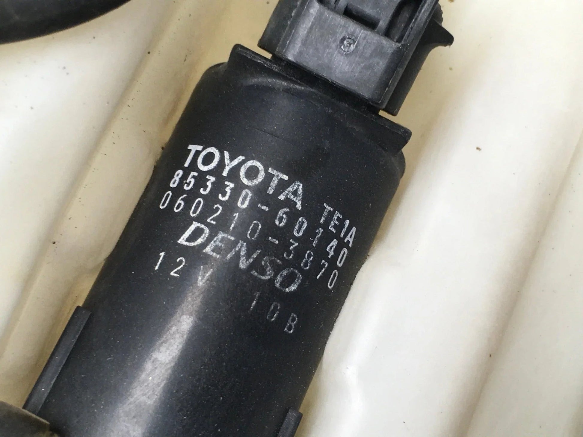 Deposito limpiaparabrisas Toyota Rav4 II